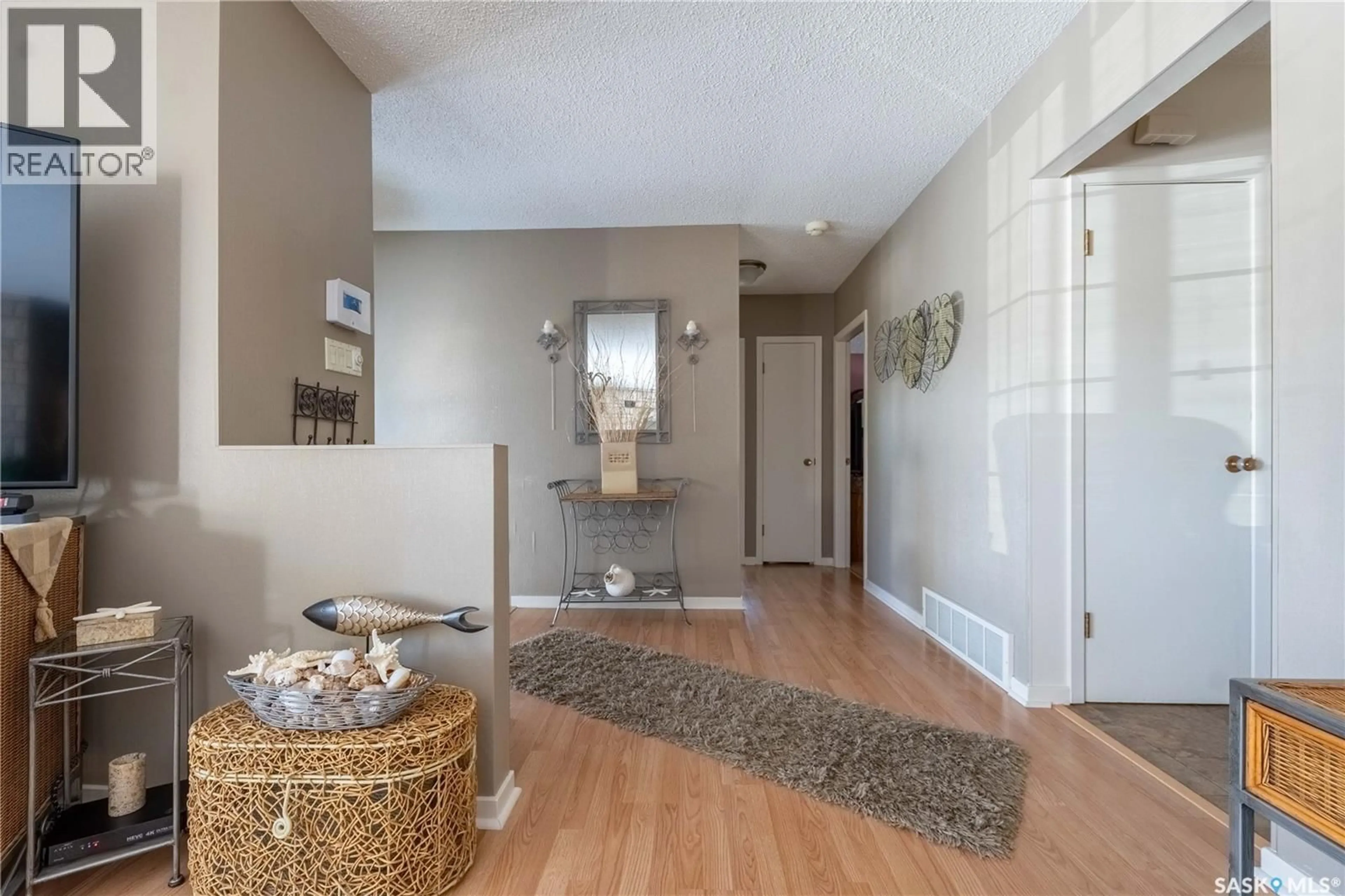 Indoor entryway for 1341 KING CRESCENT, Moose Jaw Saskatchewan S6H3G3