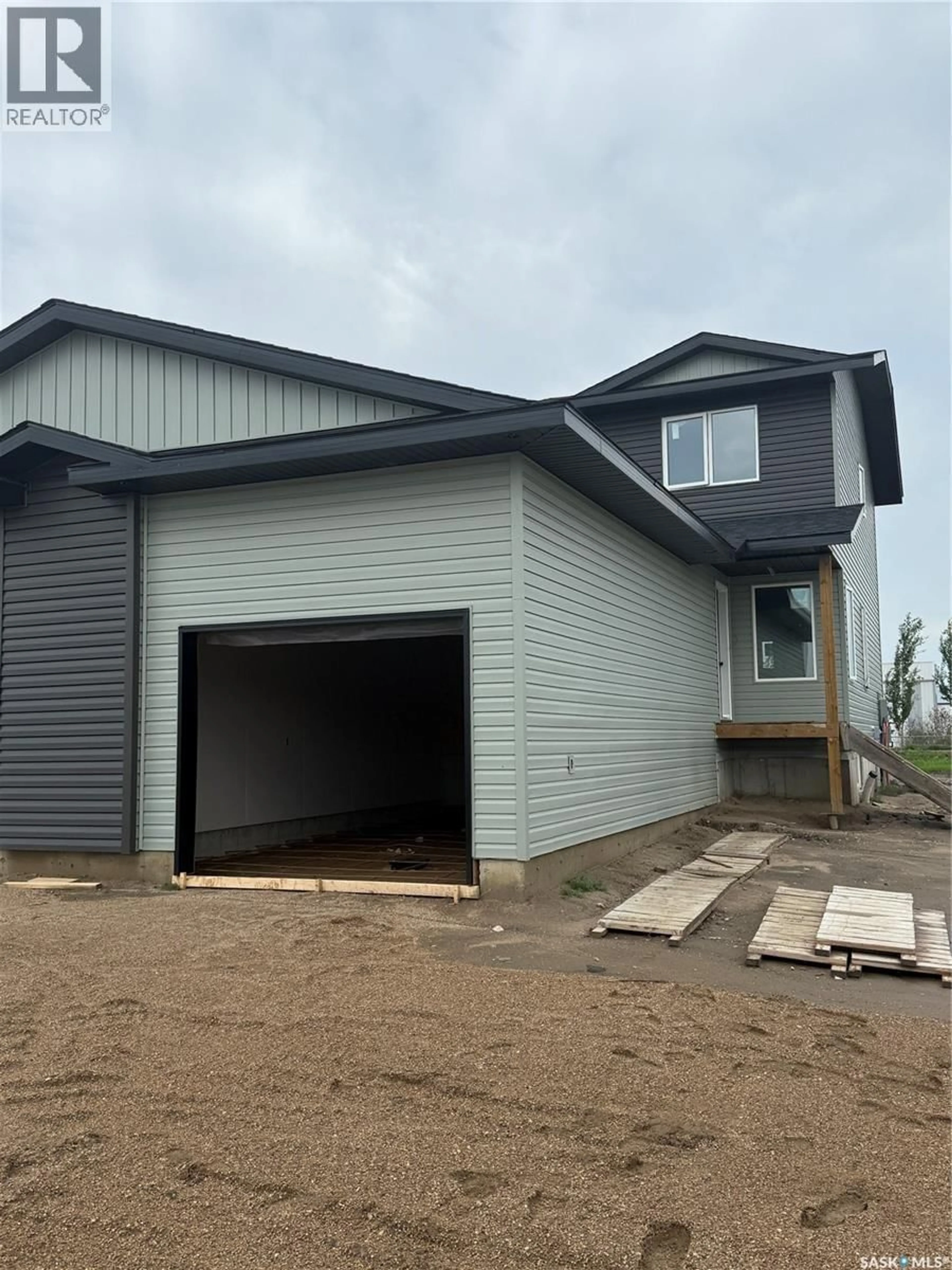 Home with vinyl exterior material, building for 240 FROESE CRESCENT, Warman Saskatchewan S0K4S0
