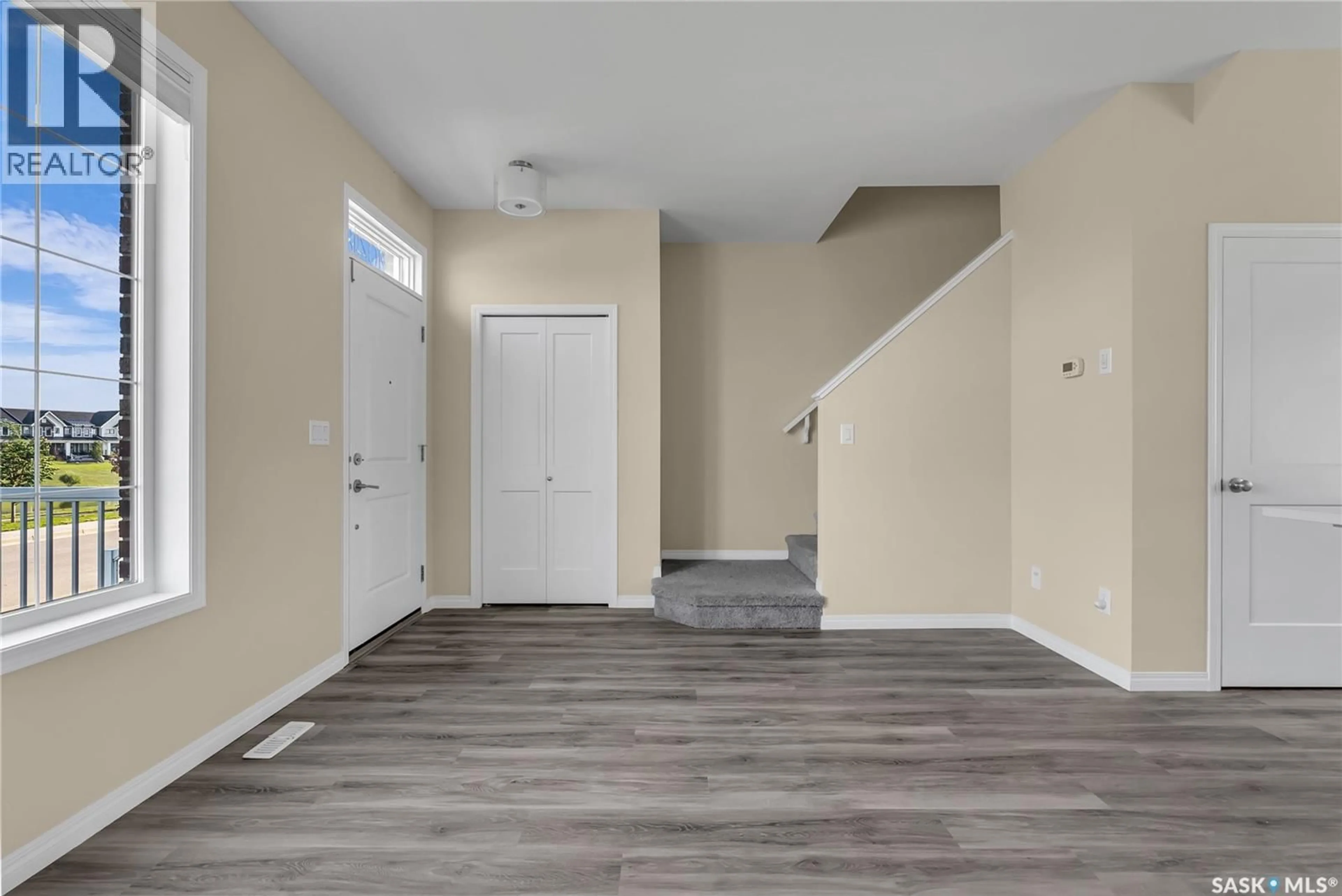 Indoor entryway for 2048 BRIGHTON COMMON, Saskatoon Saskatchewan S7V0N9