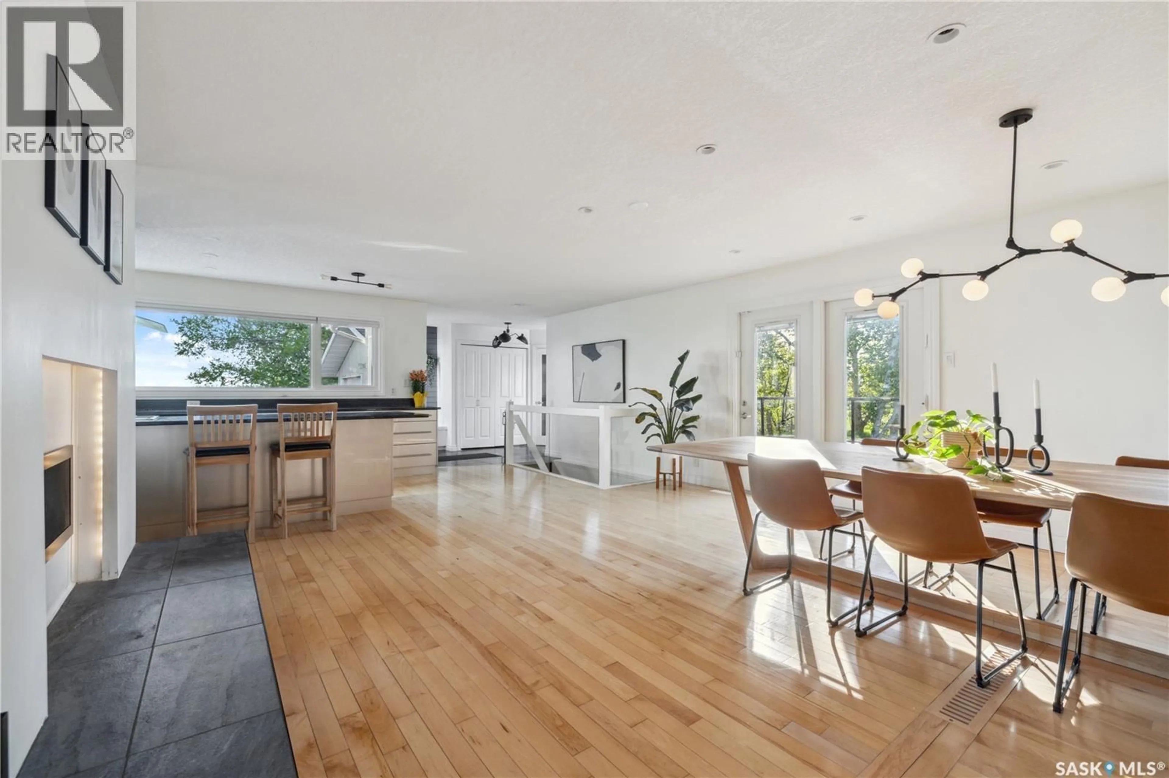 Open concept kitchen, unknown for 11801 HWY 48, Edenwold Rm No. 158 Saskatchewan S4L5B1