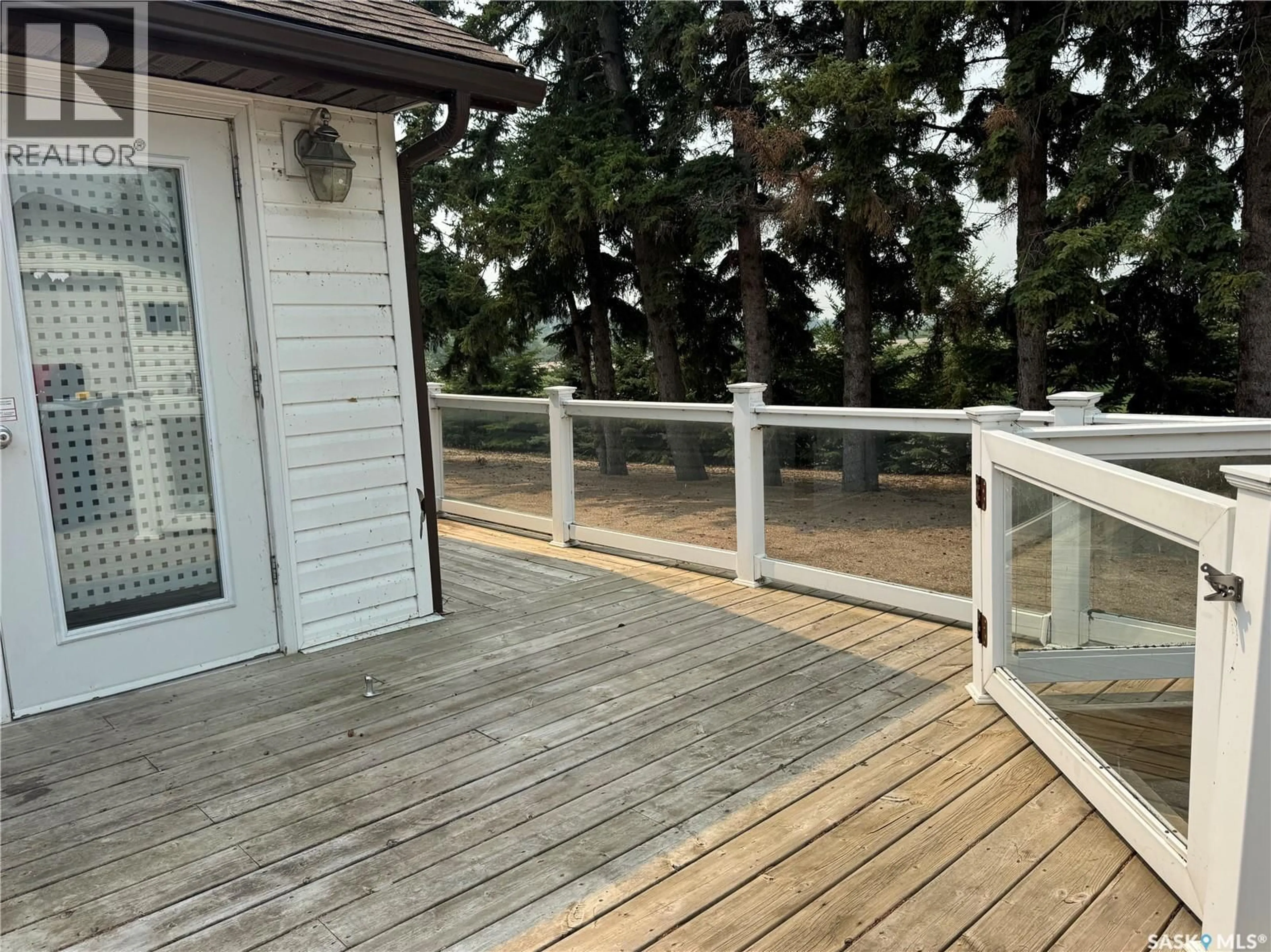 Patio, water/lake/river/ocean view for 224 SERVICE ROAD, Norquay Saskatchewan S0A2V0
