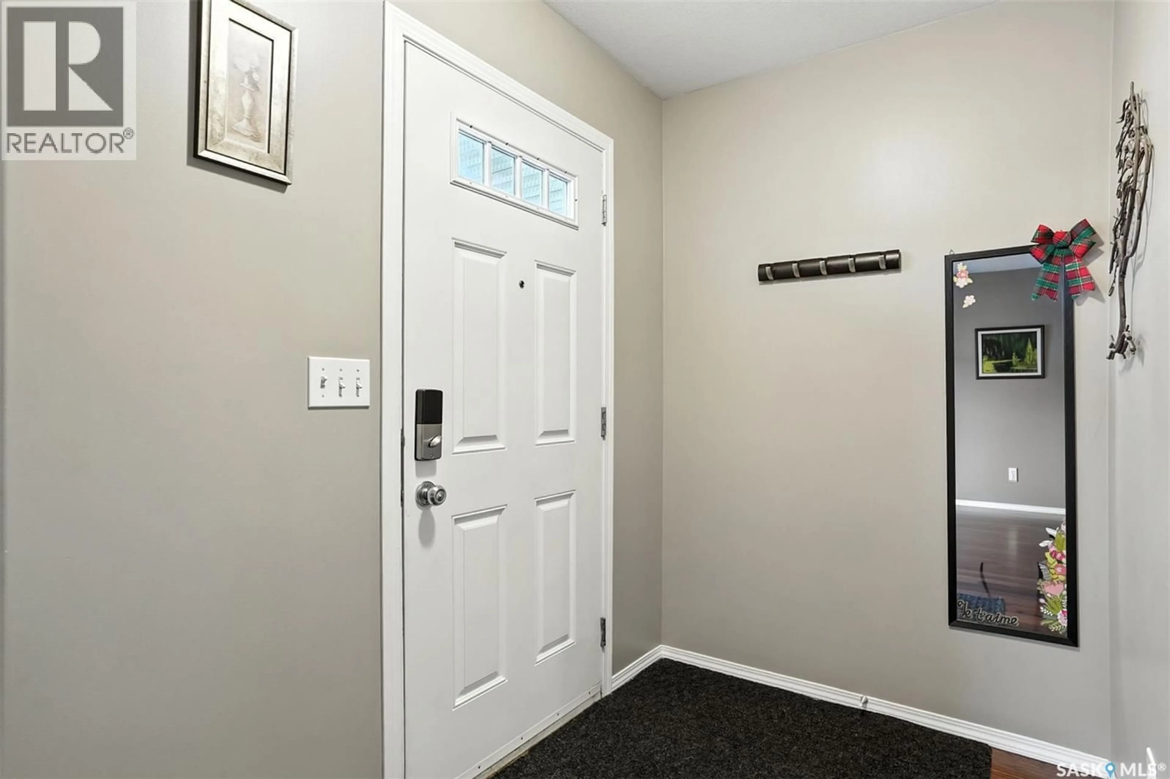 Indoor entryway for 104 - 203 HEROLD TERRACE, Saskatoon Saskatchewan S7V1H6