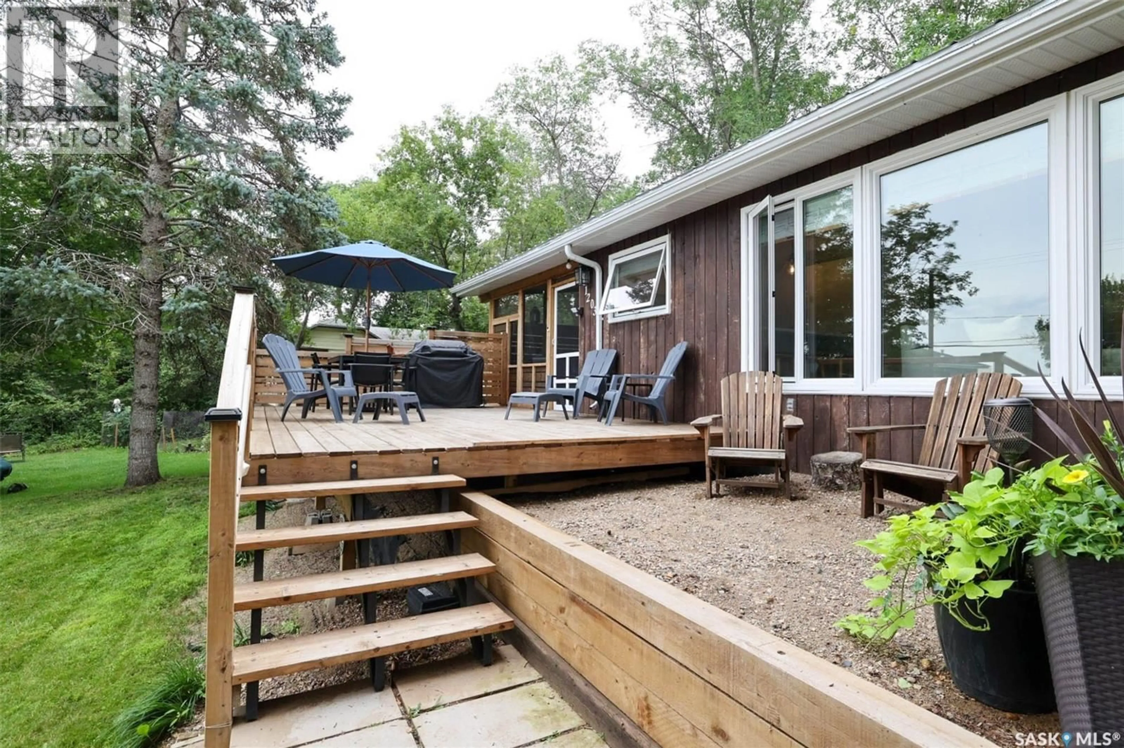 Patio, unknown for 1203 5TH AVENUE, Regina Beach Saskatchewan S0G4C0