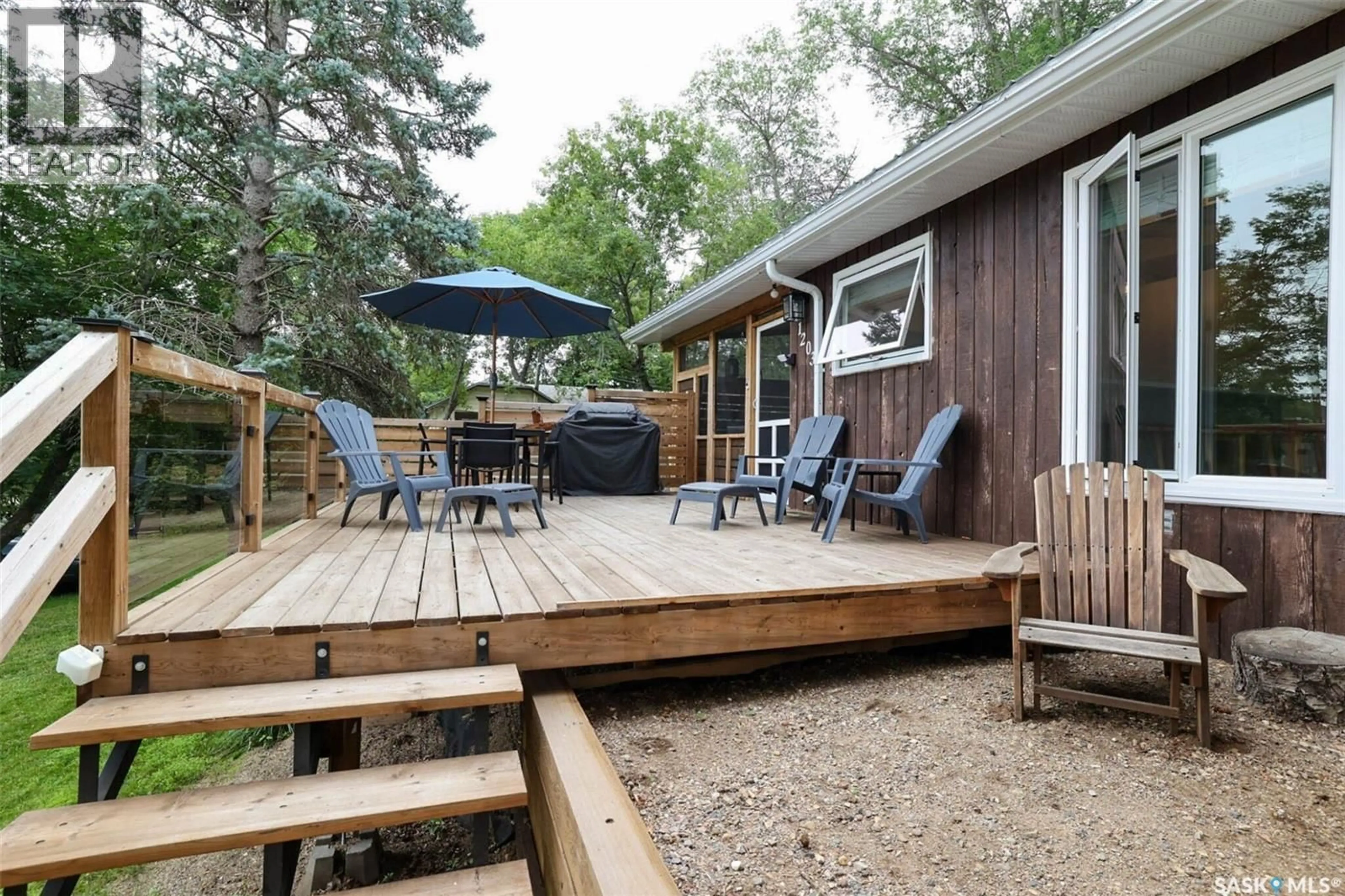 Patio, unknown for 1203 5TH AVENUE, Regina Beach Saskatchewan S0G4C0