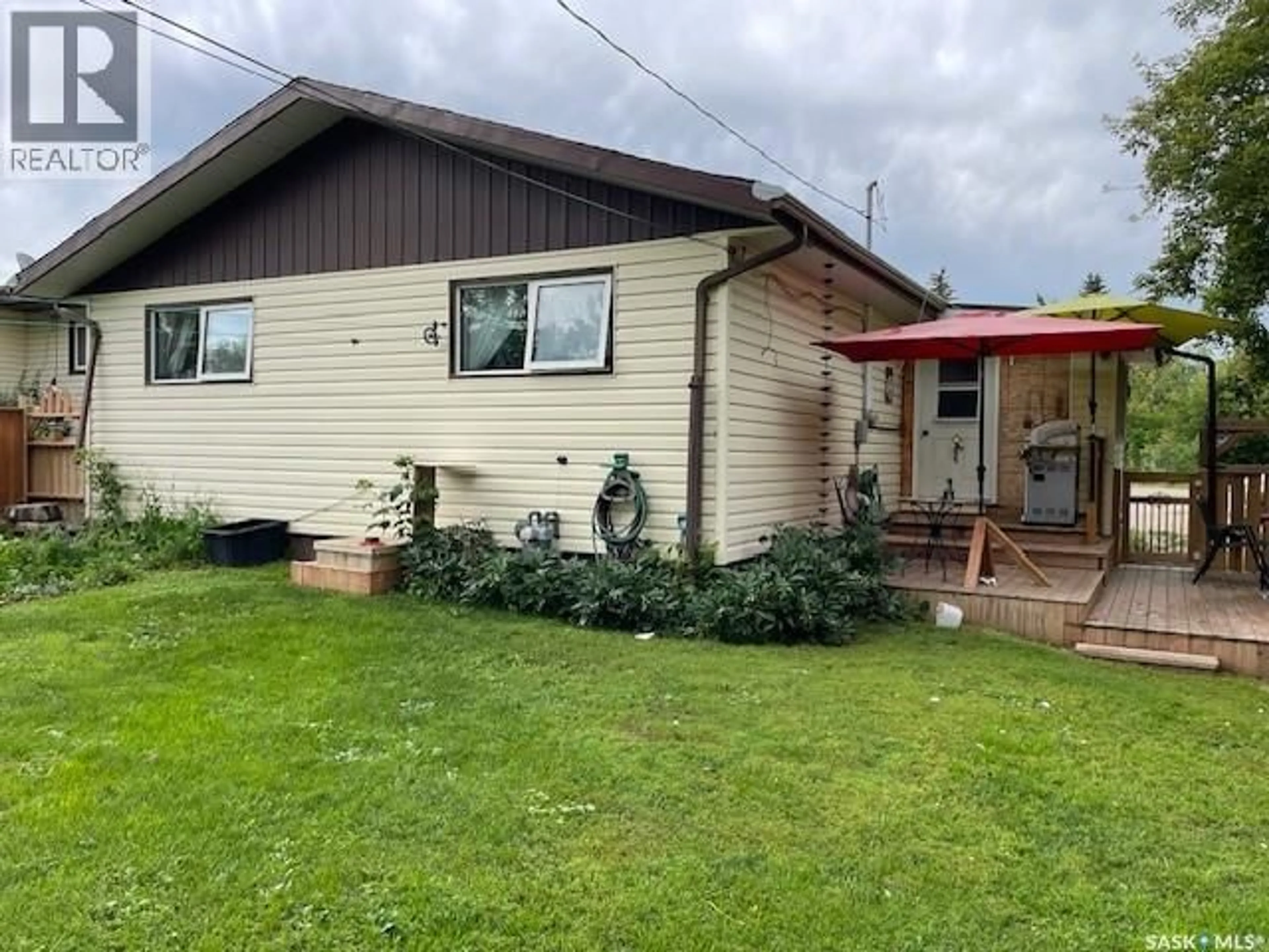 A pic from outside/outdoor area/front of a property/back of a property/a pic from drone, unknown for 316 MAXFIELD STREET, Stoughton Saskatchewan S0G4T0