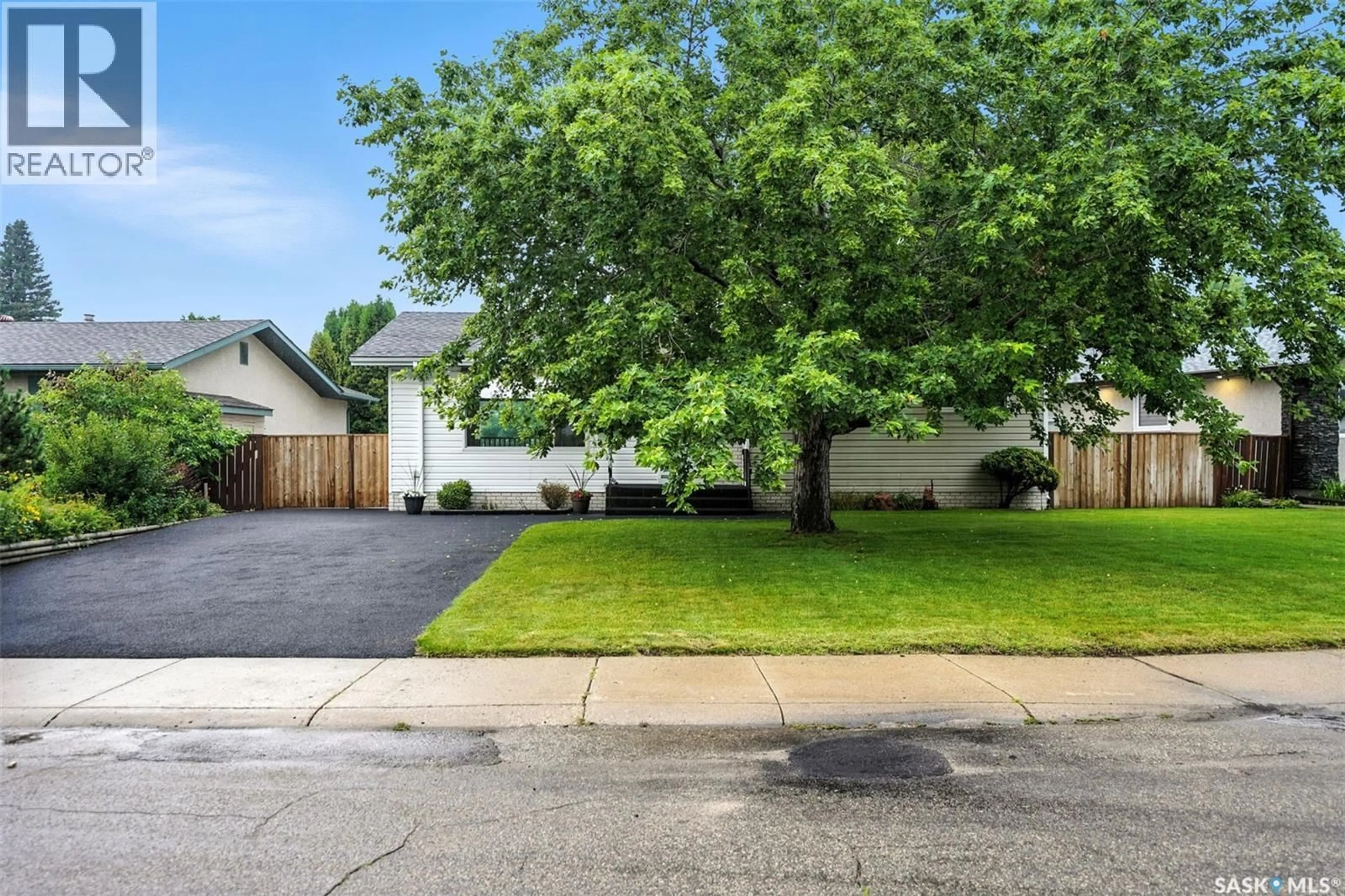 Unknown for 2210 EASTHILL, Saskatoon Saskatchewan S7J3E2