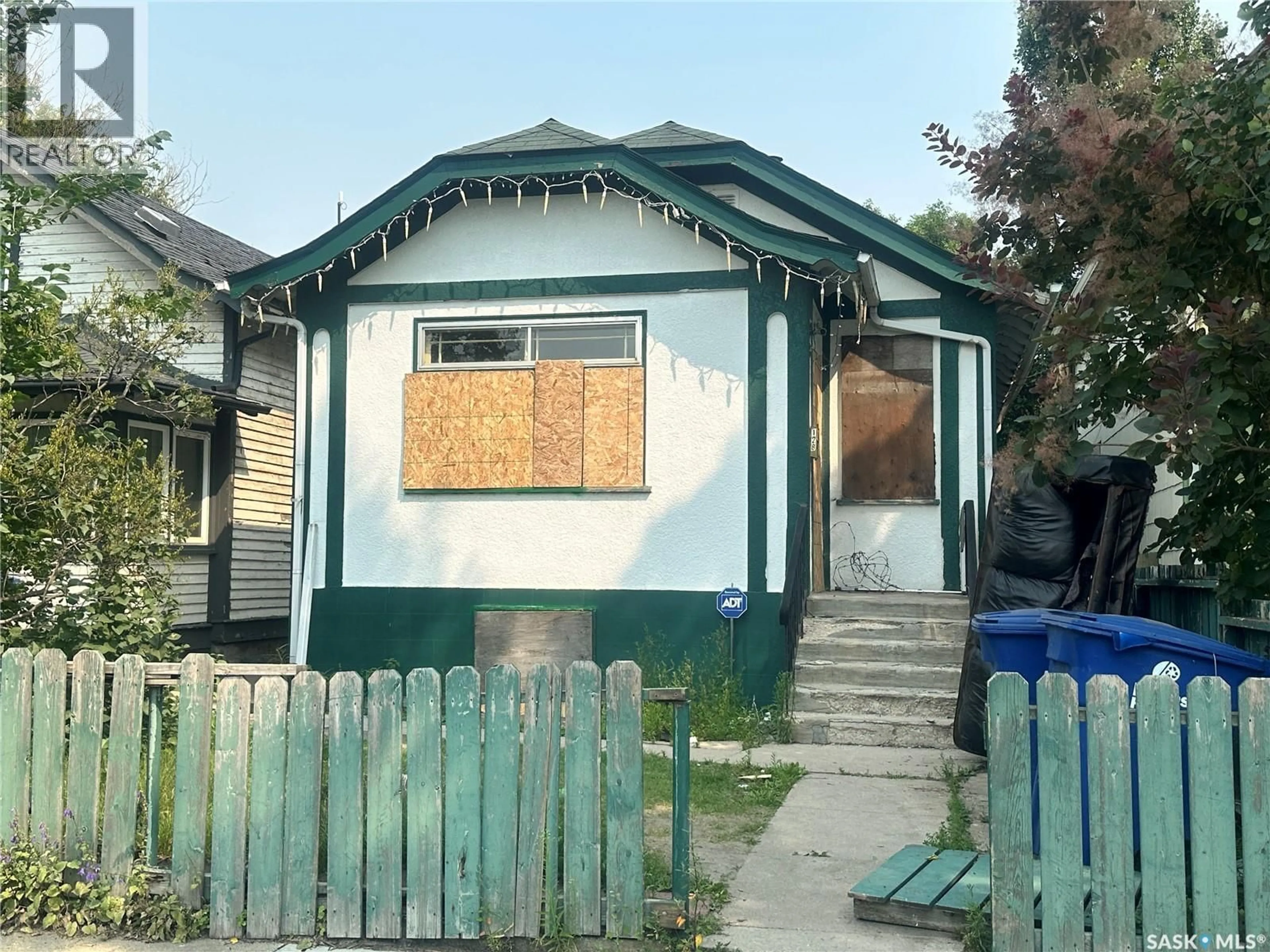 Shed for 128 F AVENUE, Saskatoon Saskatchewan S7M1S8