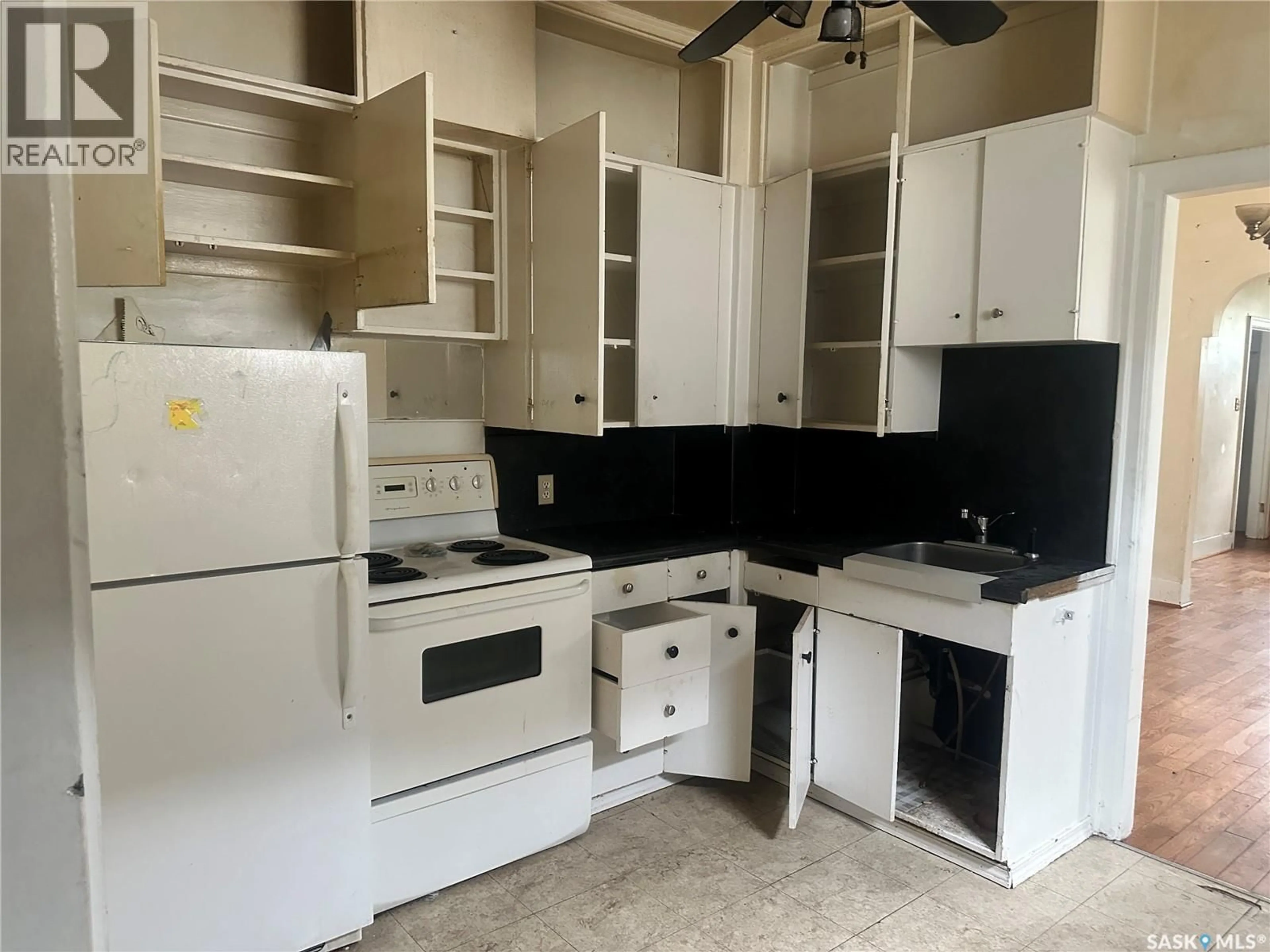 Standard kitchen, ceramic/tile floor for 128 F AVENUE, Saskatoon Saskatchewan S7M1S8