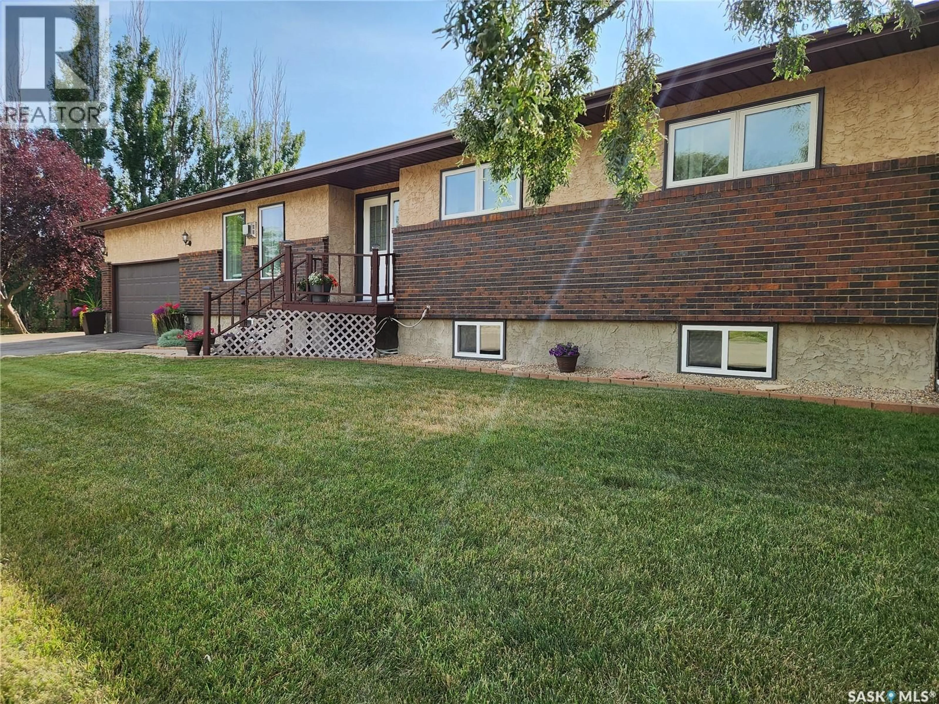 Home with vinyl exterior material, unknown for 702 GOLBURN CRESCENT, Tisdale Saskatchewan S0E1T0