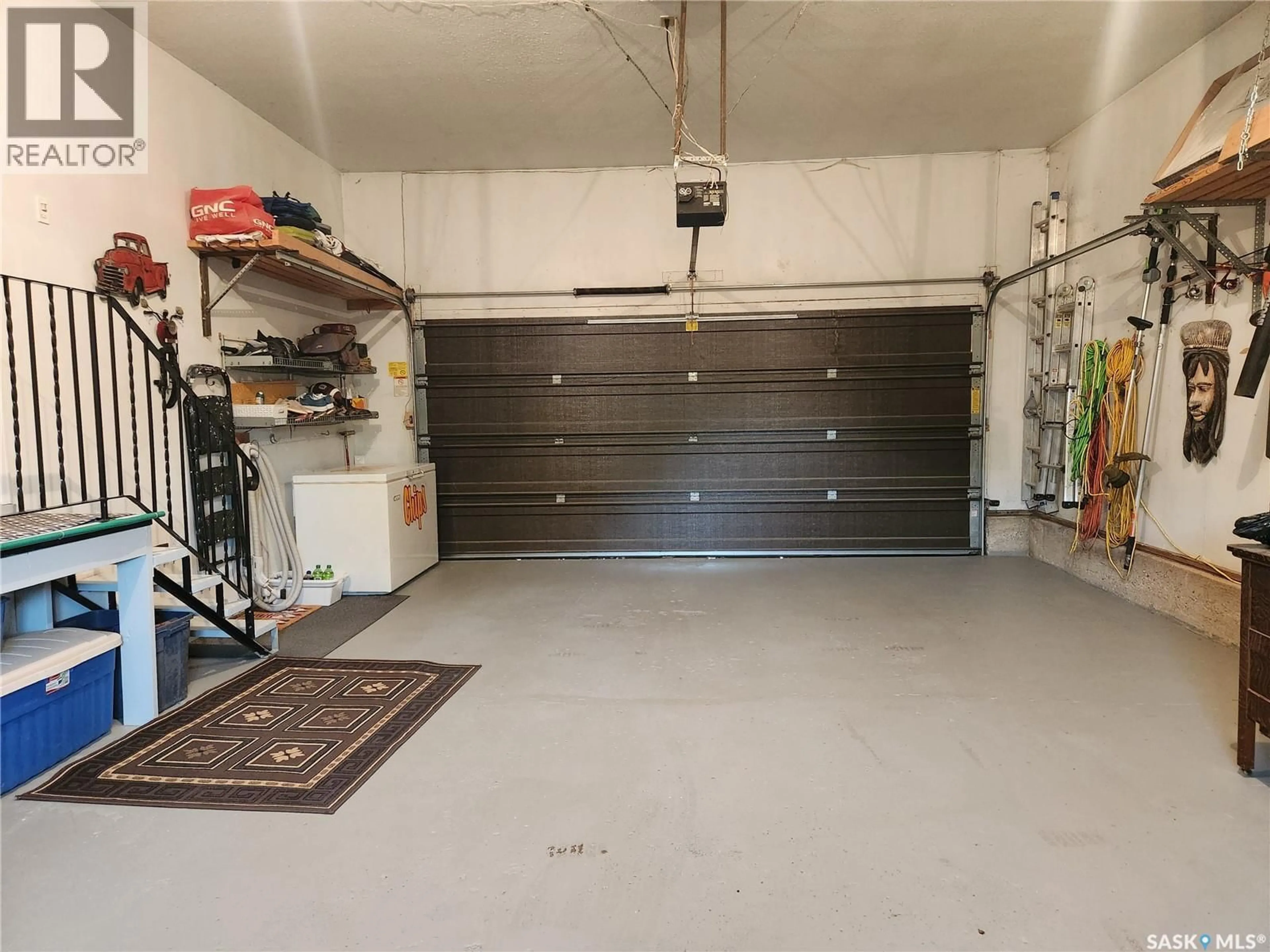 Indoor garage for 702 GOLBURN CRESCENT, Tisdale Saskatchewan S0E1T0