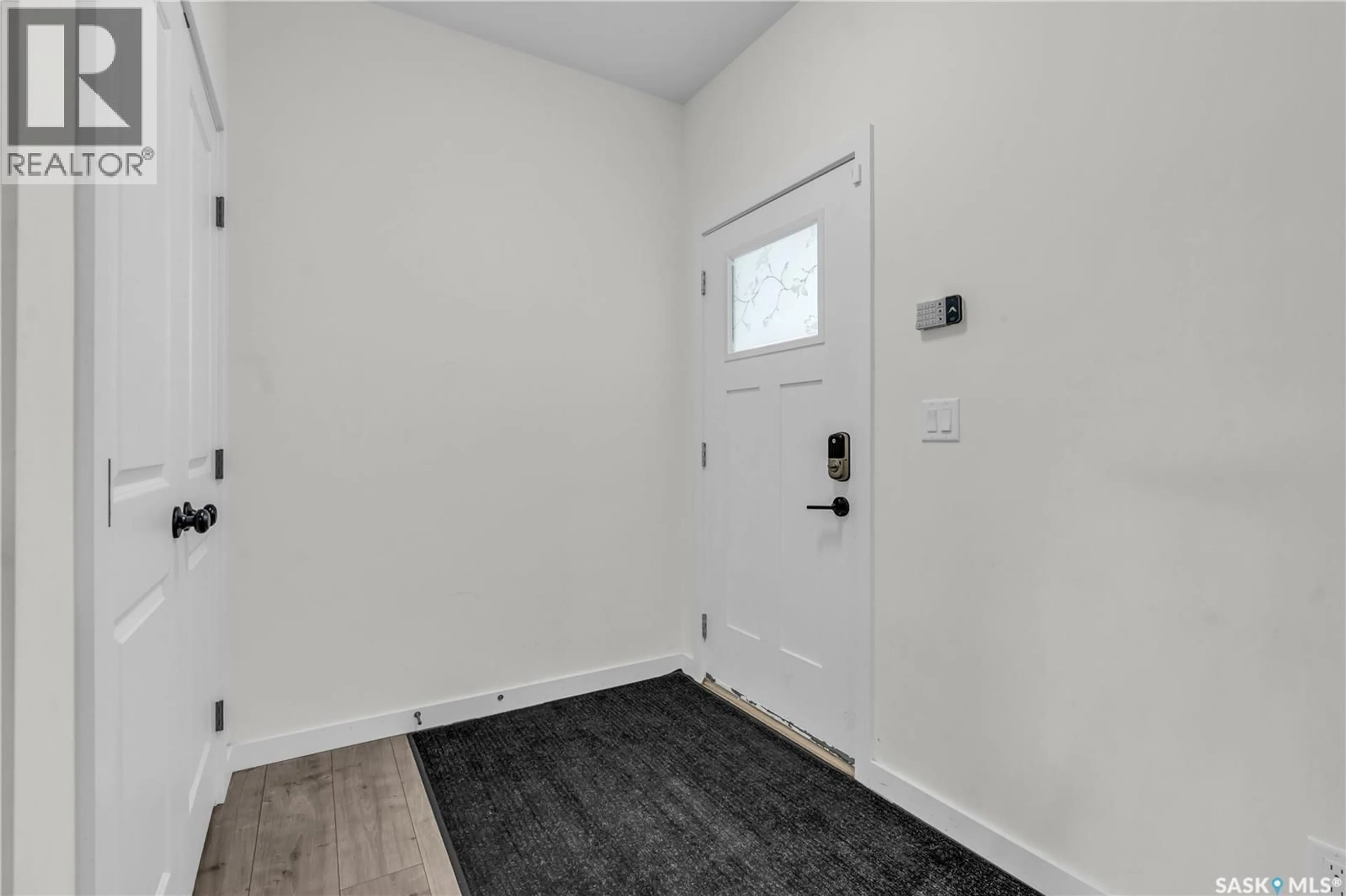Indoor entryway for 326 PRASAD UNION, Saskatoon Saskatchewan S7V1L7