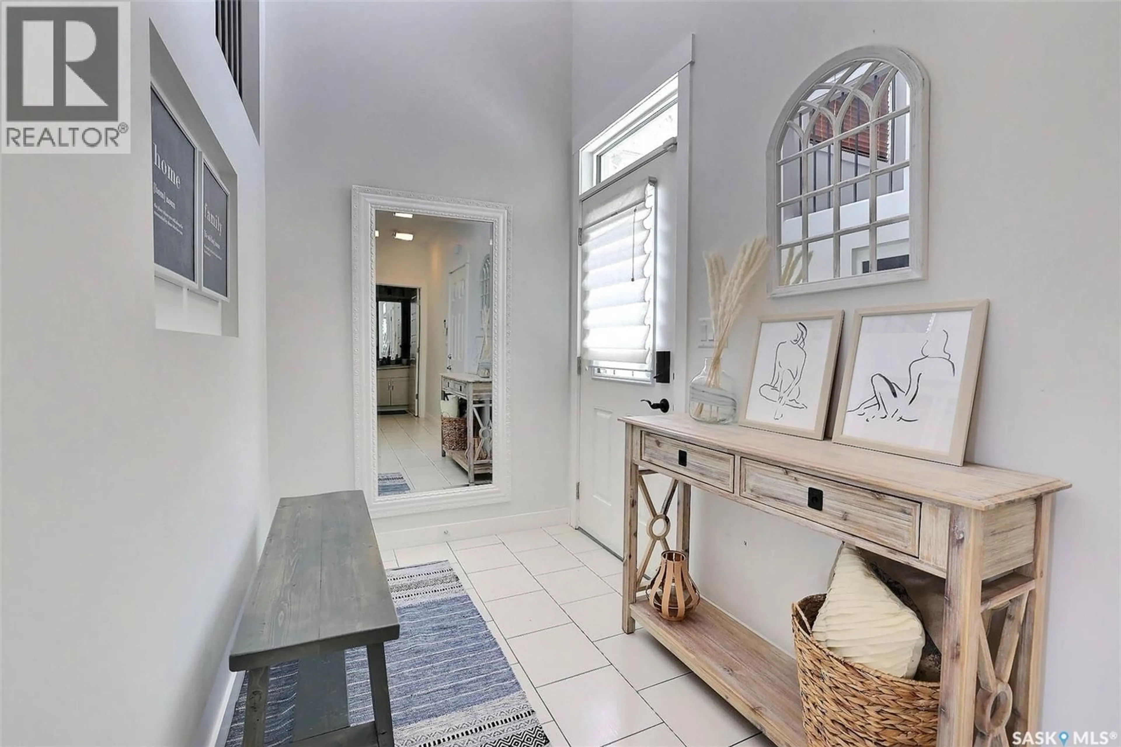 Indoor entryway for 2691 MAKOWSKY CRESCENT, Regina Saskatchewan S4X0M5