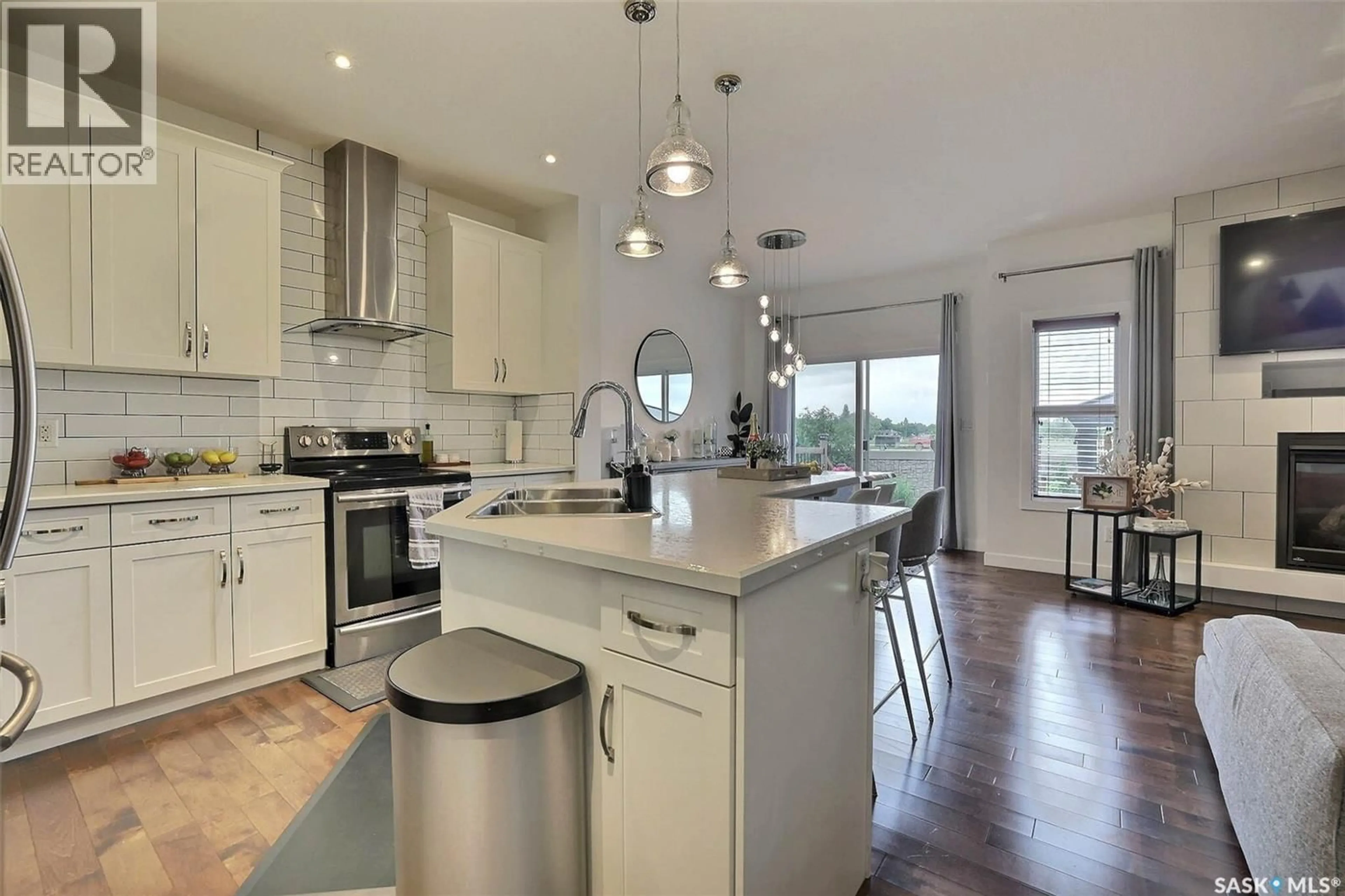 Open concept kitchen, unknown for 2691 MAKOWSKY CRESCENT, Regina Saskatchewan S4X0M5