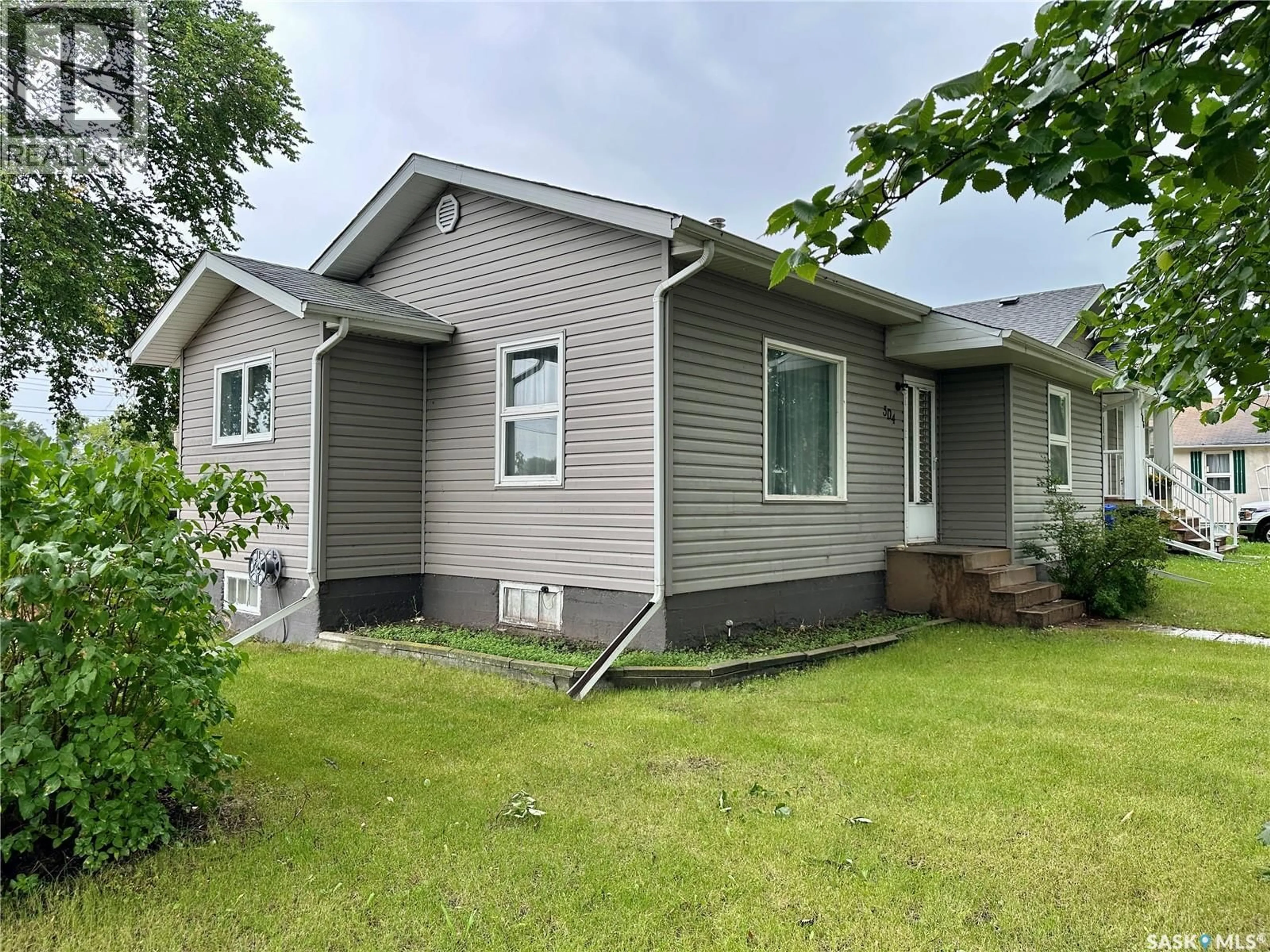 Home with vinyl exterior material, street for 304 5TH AVENUE, Canora Saskatchewan S0A0L0
