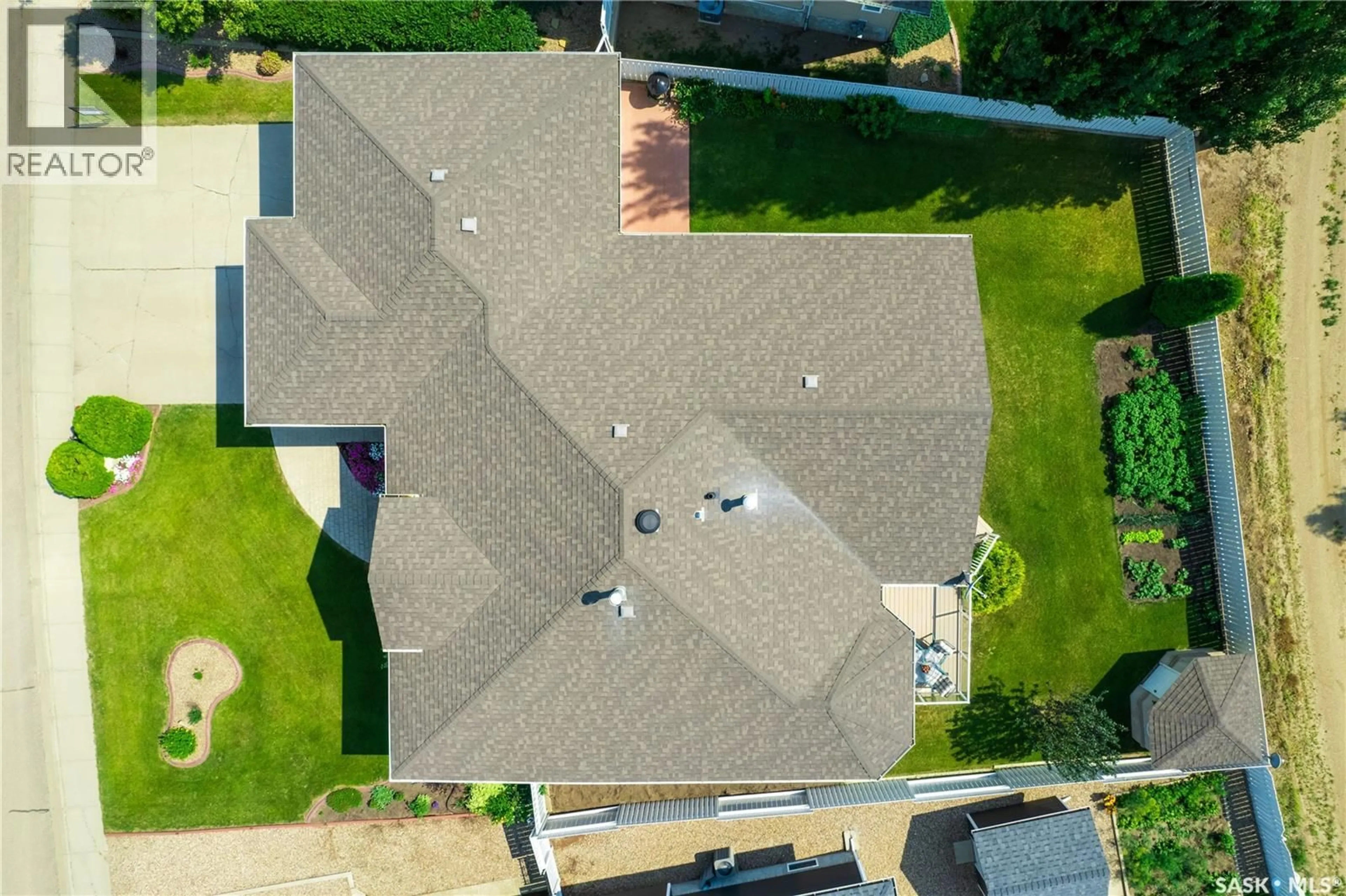 A pic from outside/outdoor area/front of a property/back of a property/a pic from drone, street for 5329 HERALD STREET, Macklin Saskatchewan S0L2C0