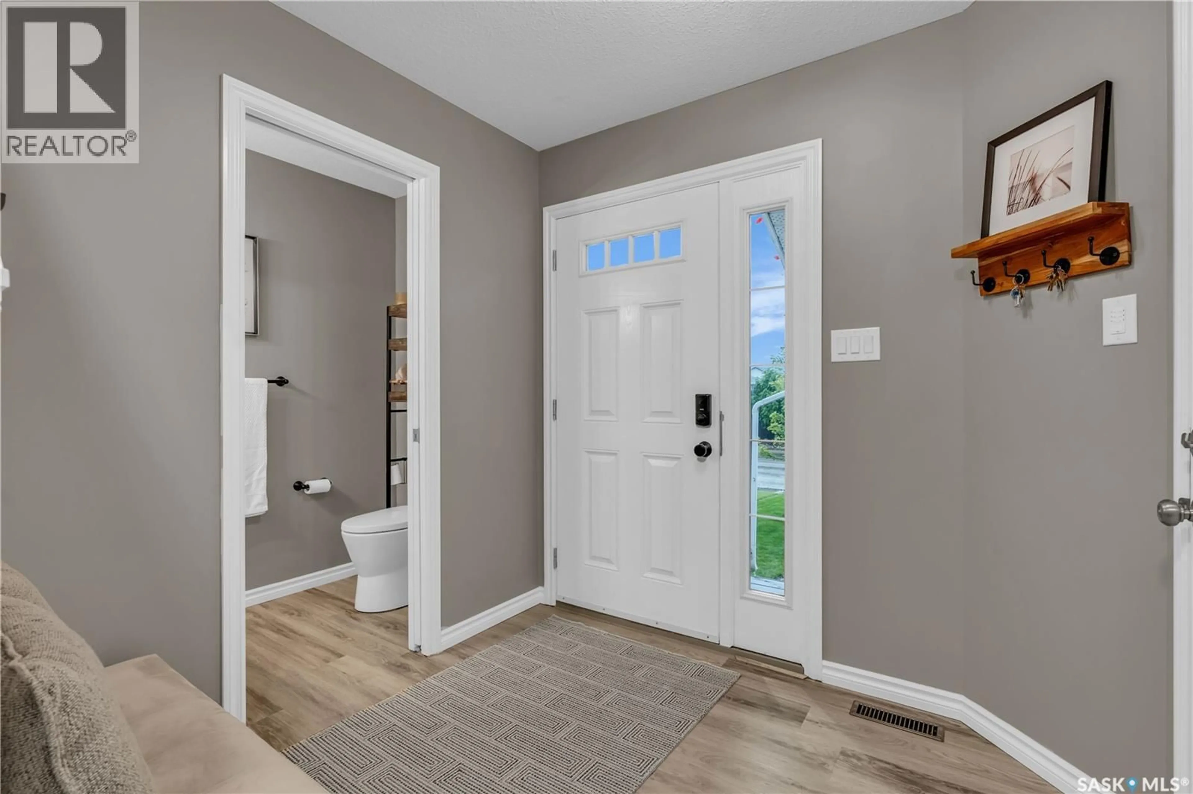 Indoor entryway for 404 SNEAD CRESCENT, Warman Saskatchewan S0K4S1
