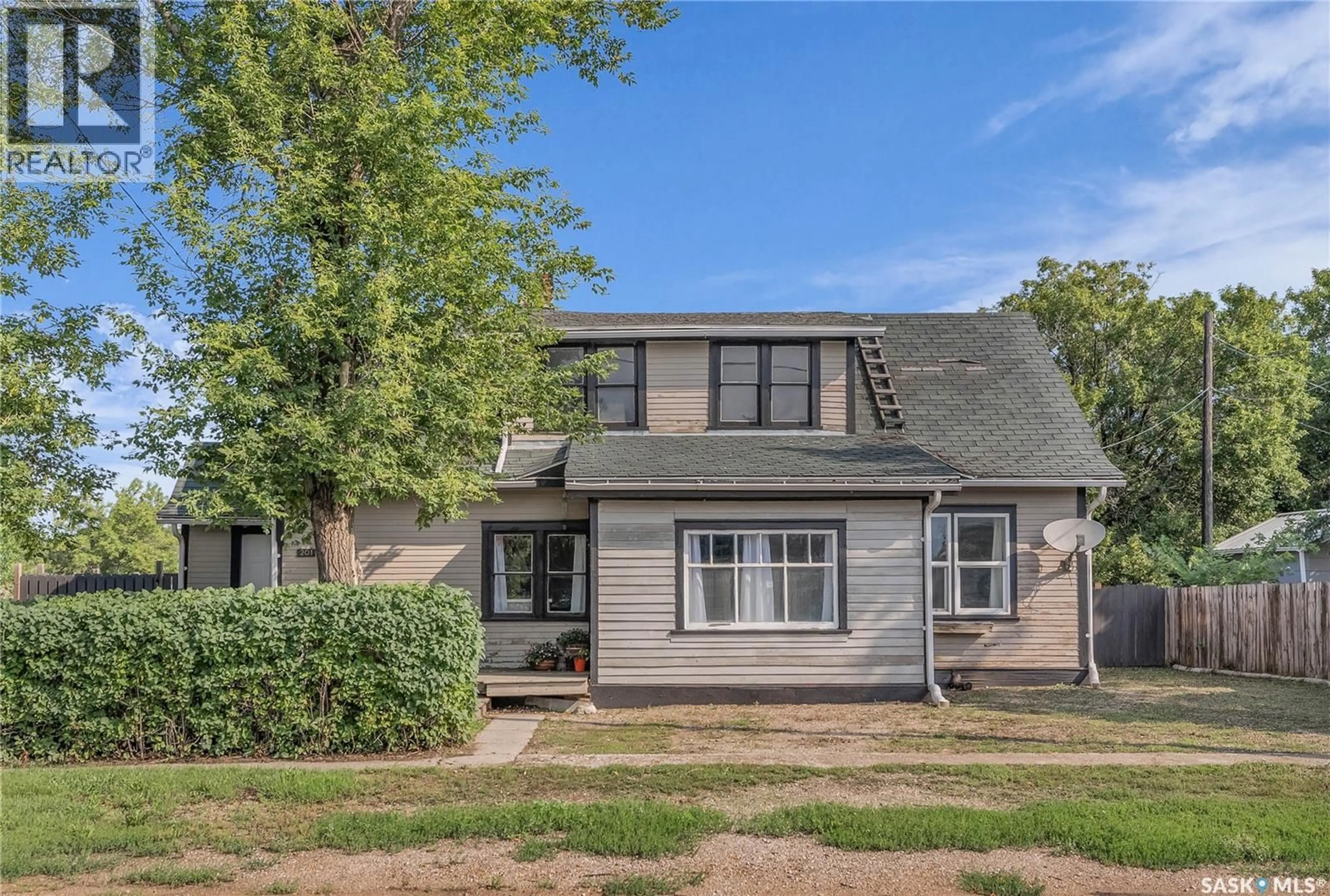 Home with vinyl exterior material, street for 201 RUPERT STREET, Aberdeen Saskatchewan S0K0A0