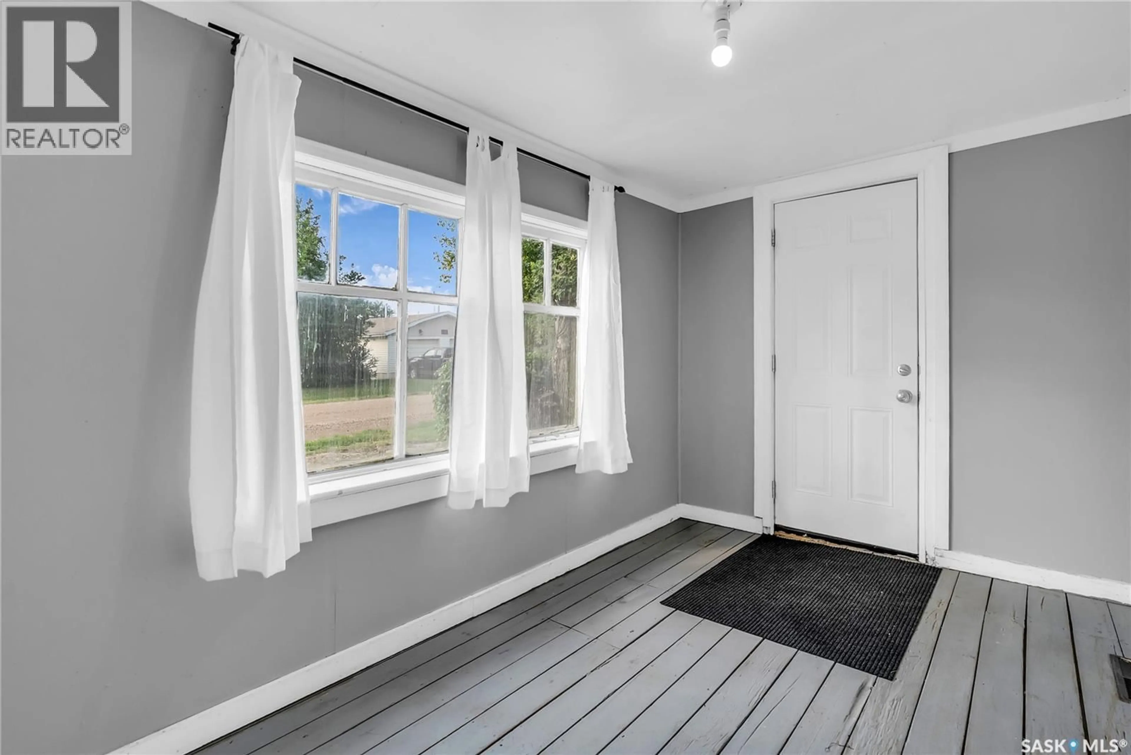 Indoor entryway for 201 RUPERT STREET, Aberdeen Saskatchewan S0K0A0
