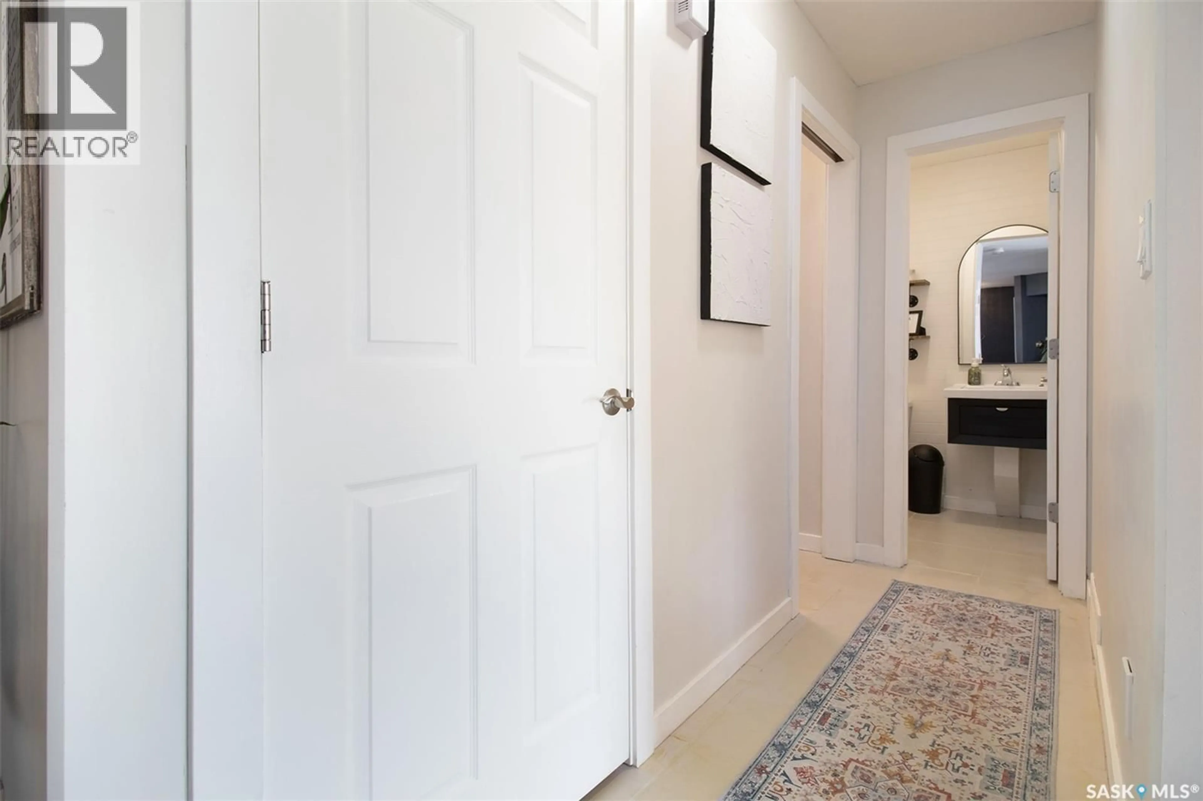 Indoor entryway for 5437 BLAKE CRESCENT, Regina Saskatchewan S4X0G5
