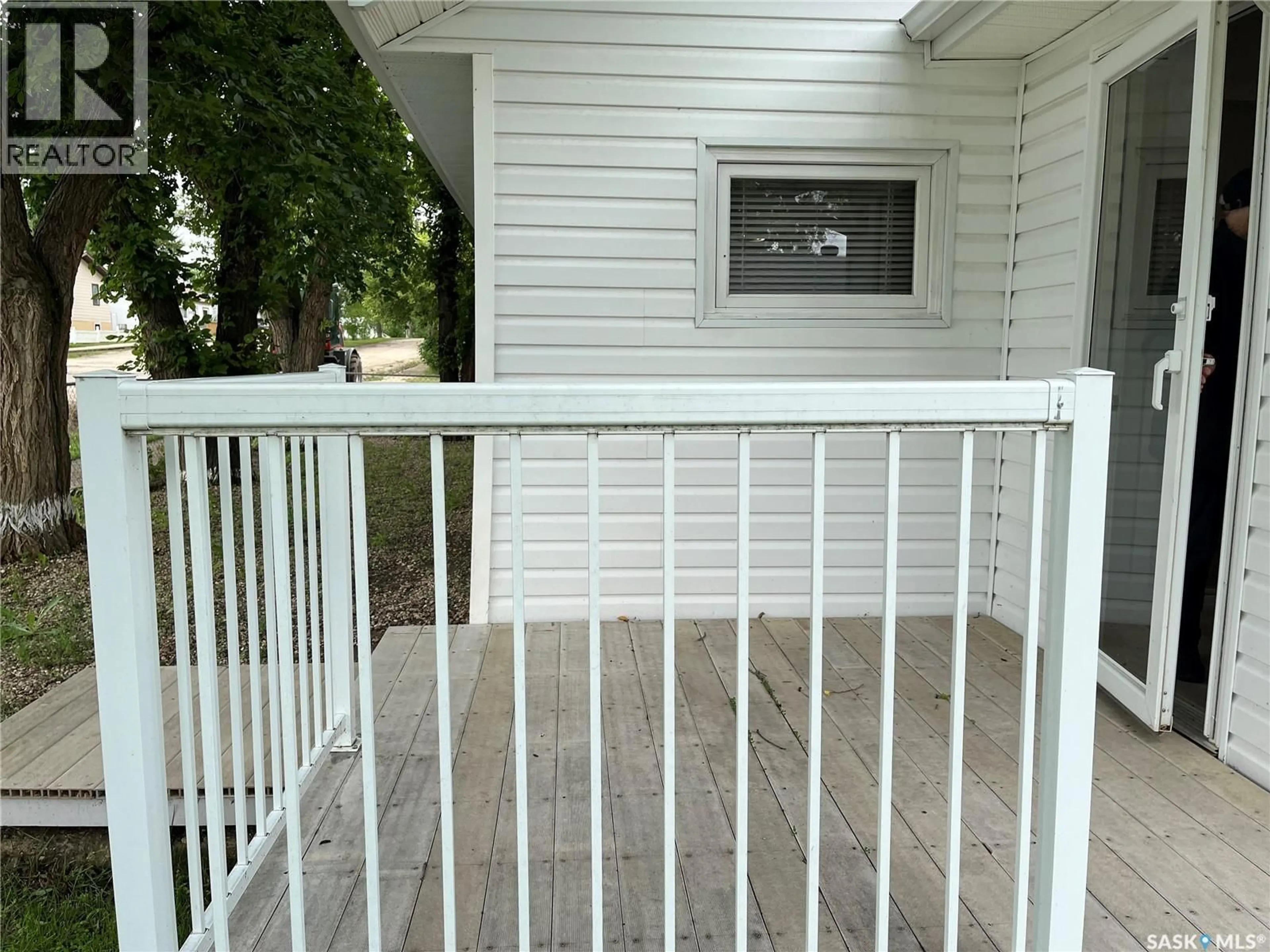Patio, unknown for 103 4TH AVENUE, Lafleche Saskatchewan S0H2K0