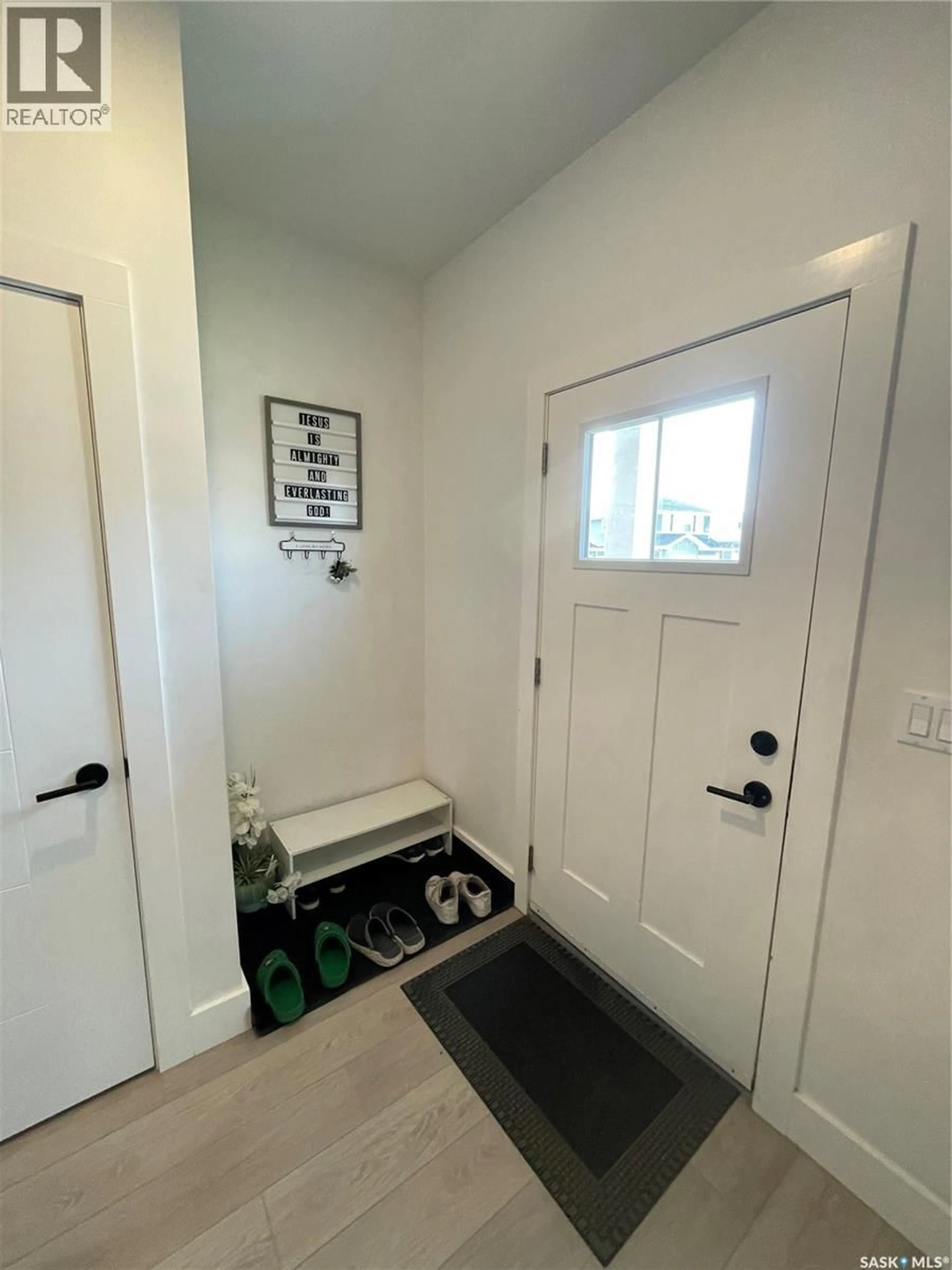 Indoor entryway for 1026 STILLING STREET, Saskatoon Saskatchewan S7V0X2