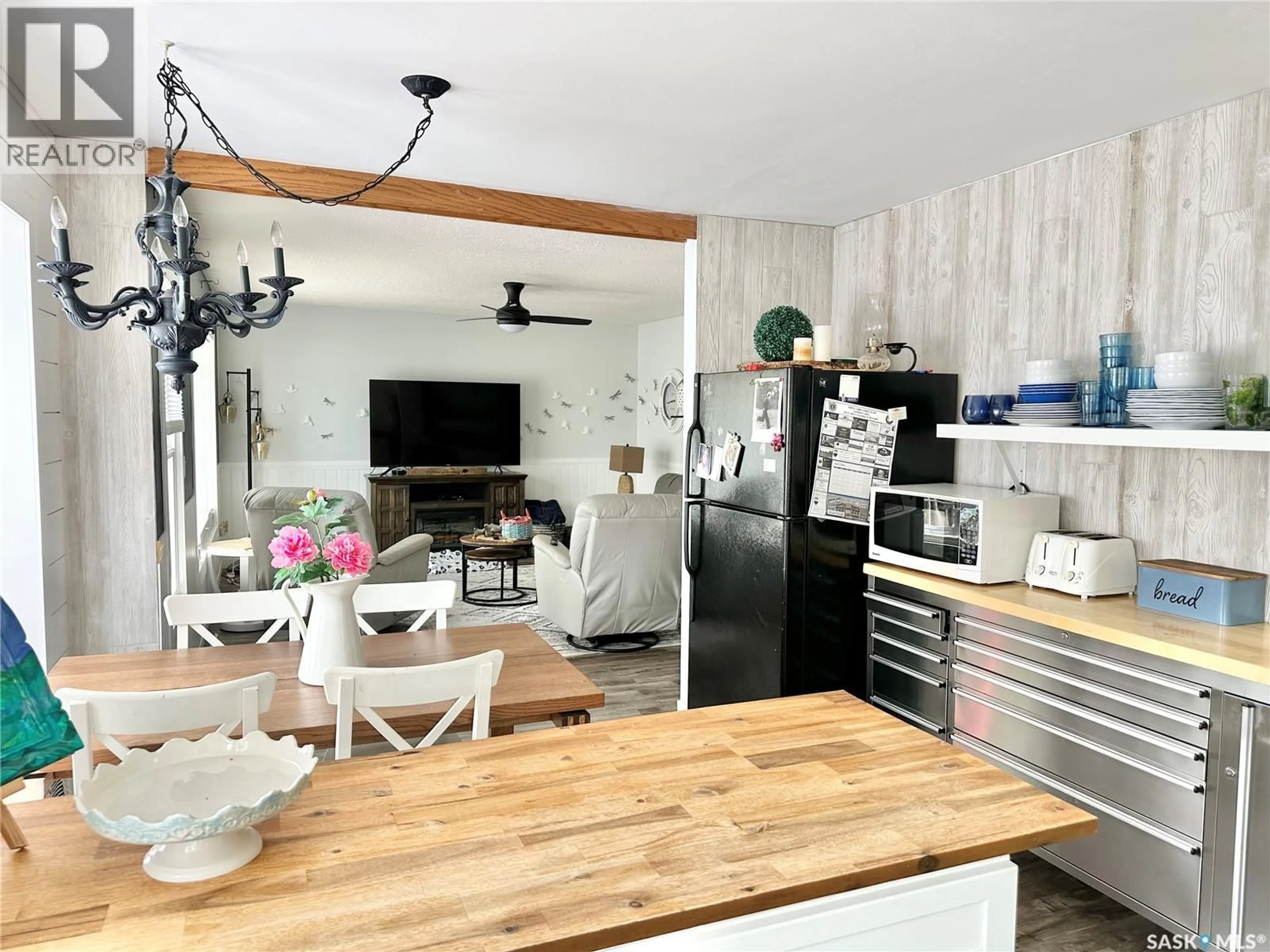 Open concept kitchen, unknown for 100 MISTY BAY DRIVE, Big Shell Saskatchewan S0J2G0