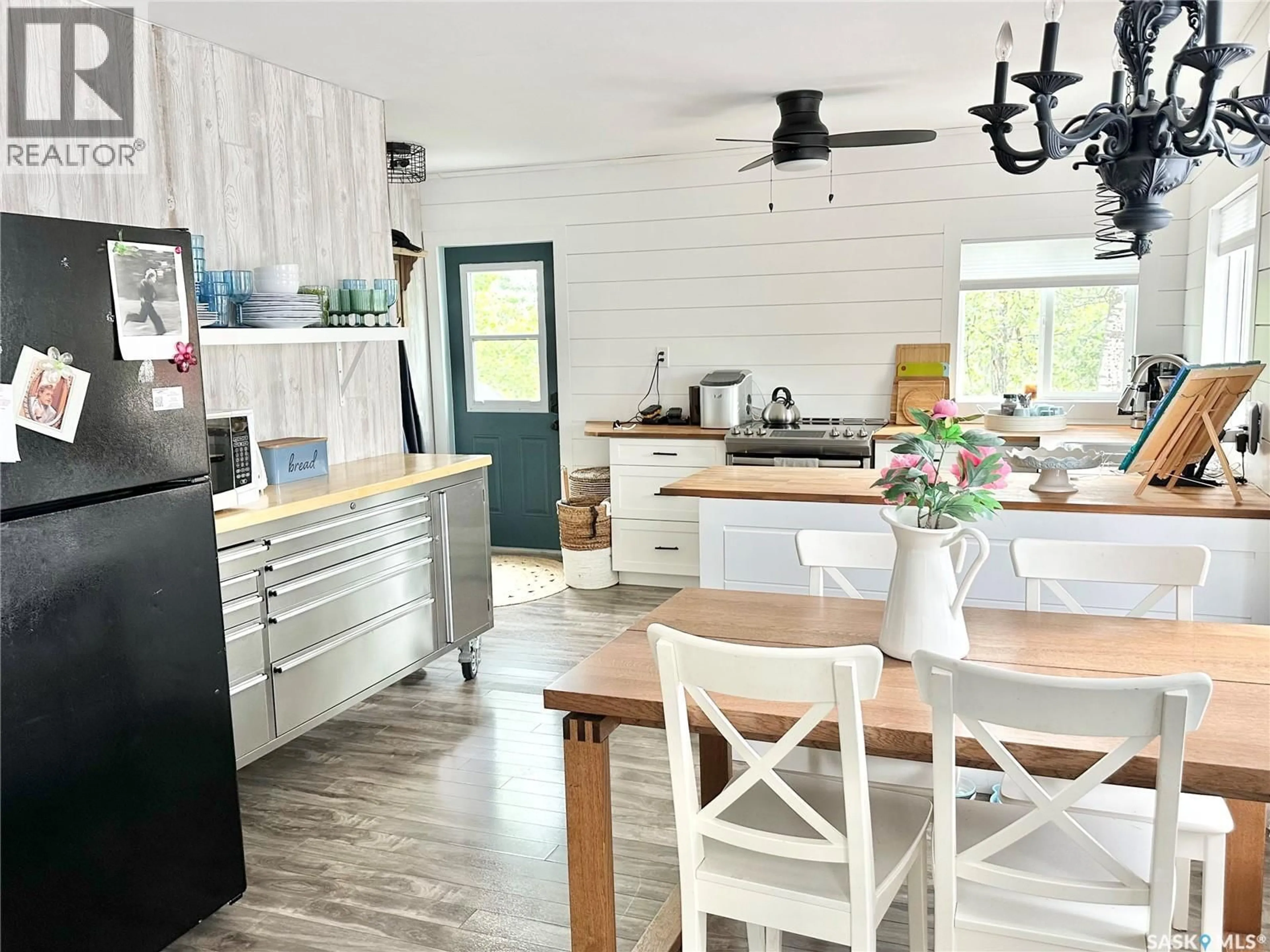 Open concept kitchen, unknown for 100 MISTY BAY DRIVE, Big Shell Saskatchewan S0J2G0