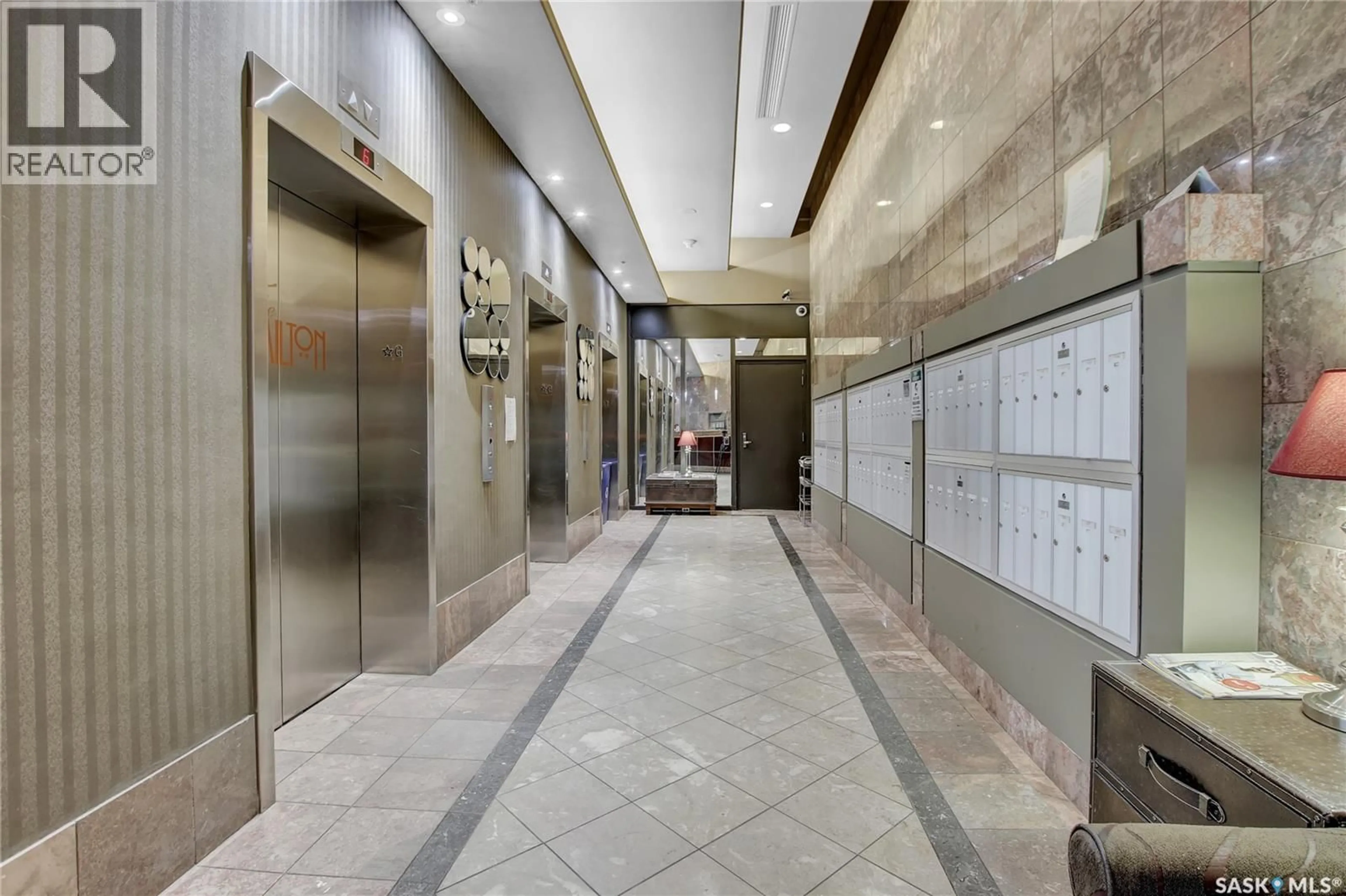 Indoor foyer for 608 1867 HAMILTON STREET, Regina Saskatchewan S4P2C2