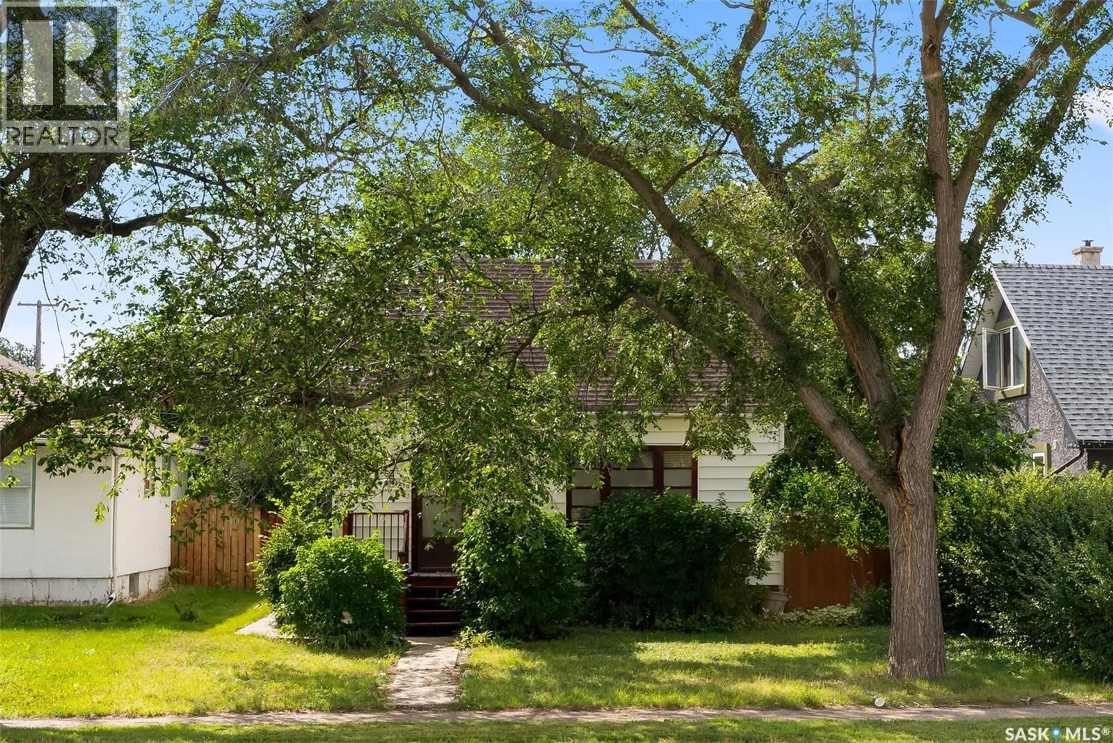 A pic from outside/outdoor area/front of a property/back of a property/a pic from drone, street for 1270 PASQUA STREET, Regina Saskatchewan S4T4L2
