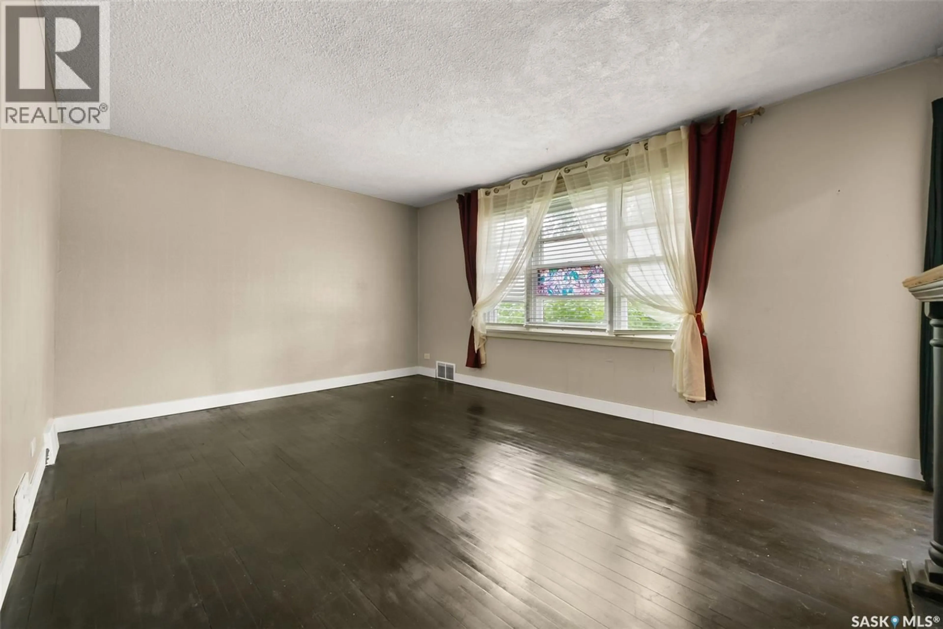 A pic of a room for 1270 PASQUA STREET, Regina Saskatchewan S4T4L2