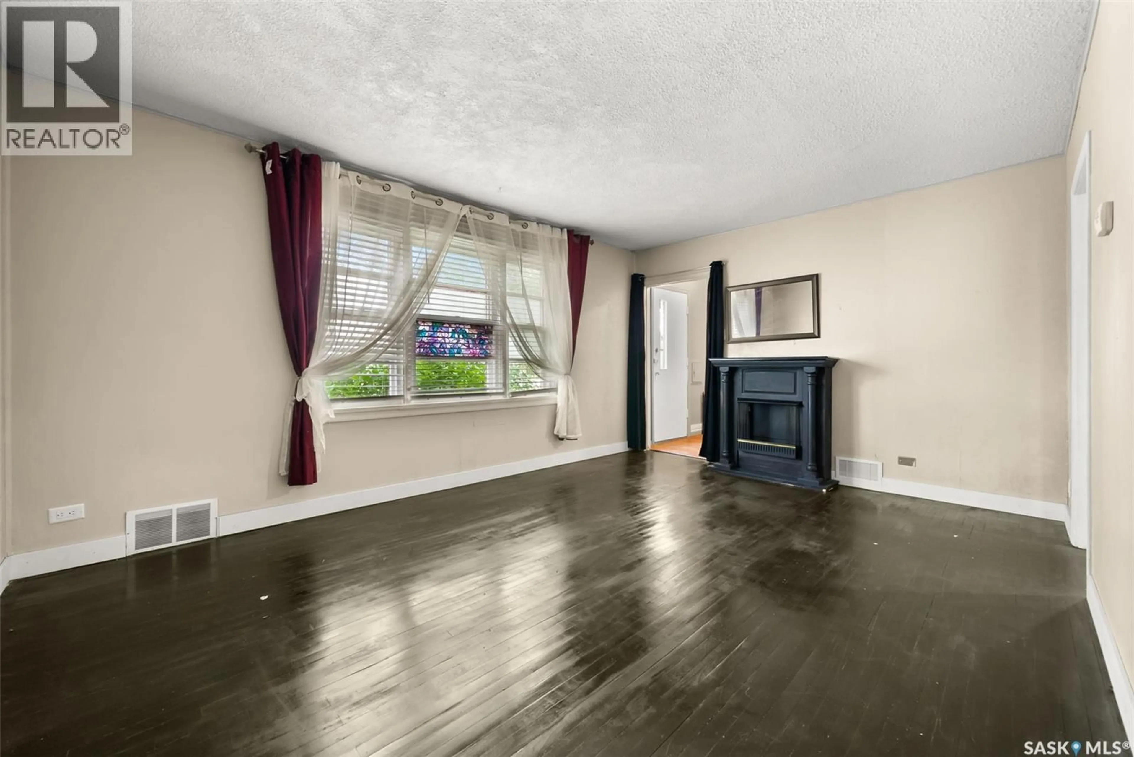 A pic of a room for 1270 PASQUA STREET, Regina Saskatchewan S4T4L2