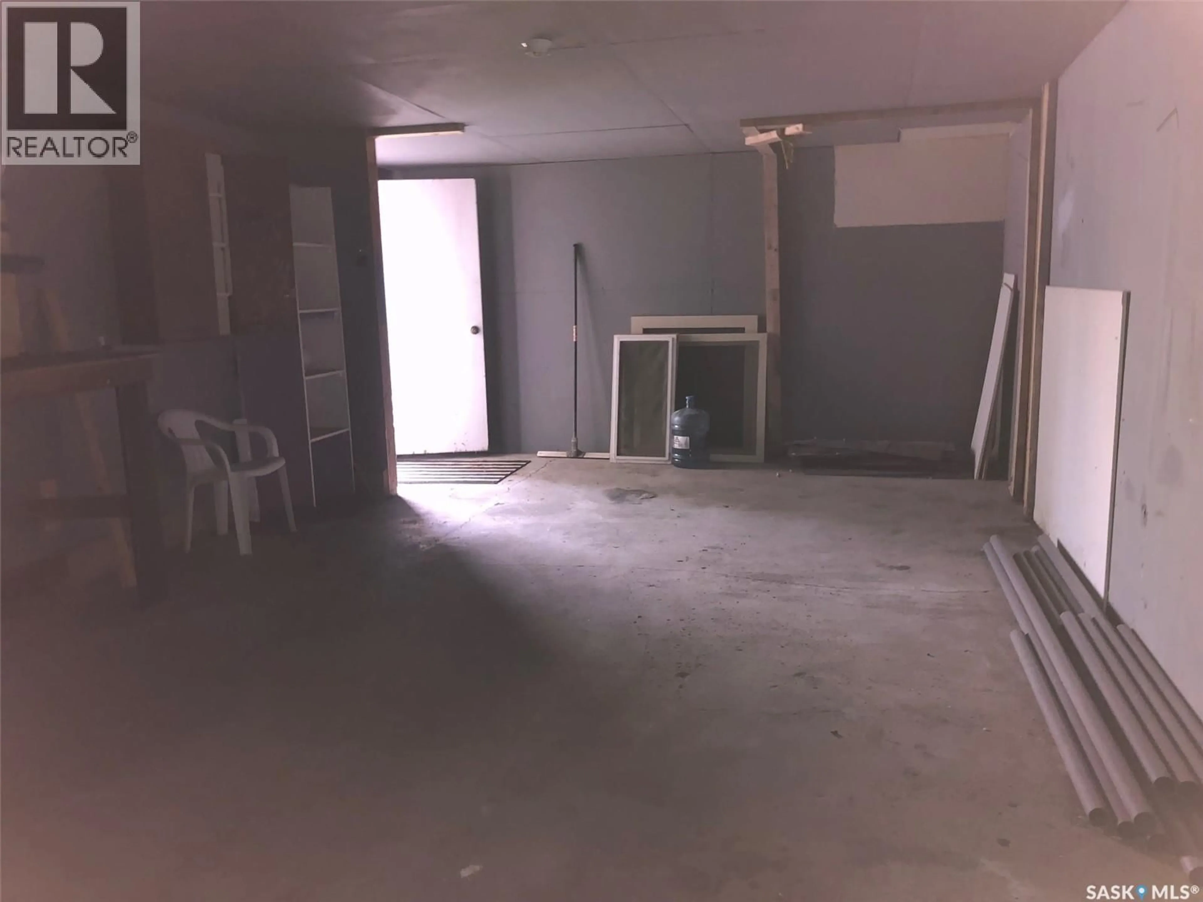 A pic of a room for E - 303 FOURTH AVENUE, Canora Saskatchewan S0A0L0