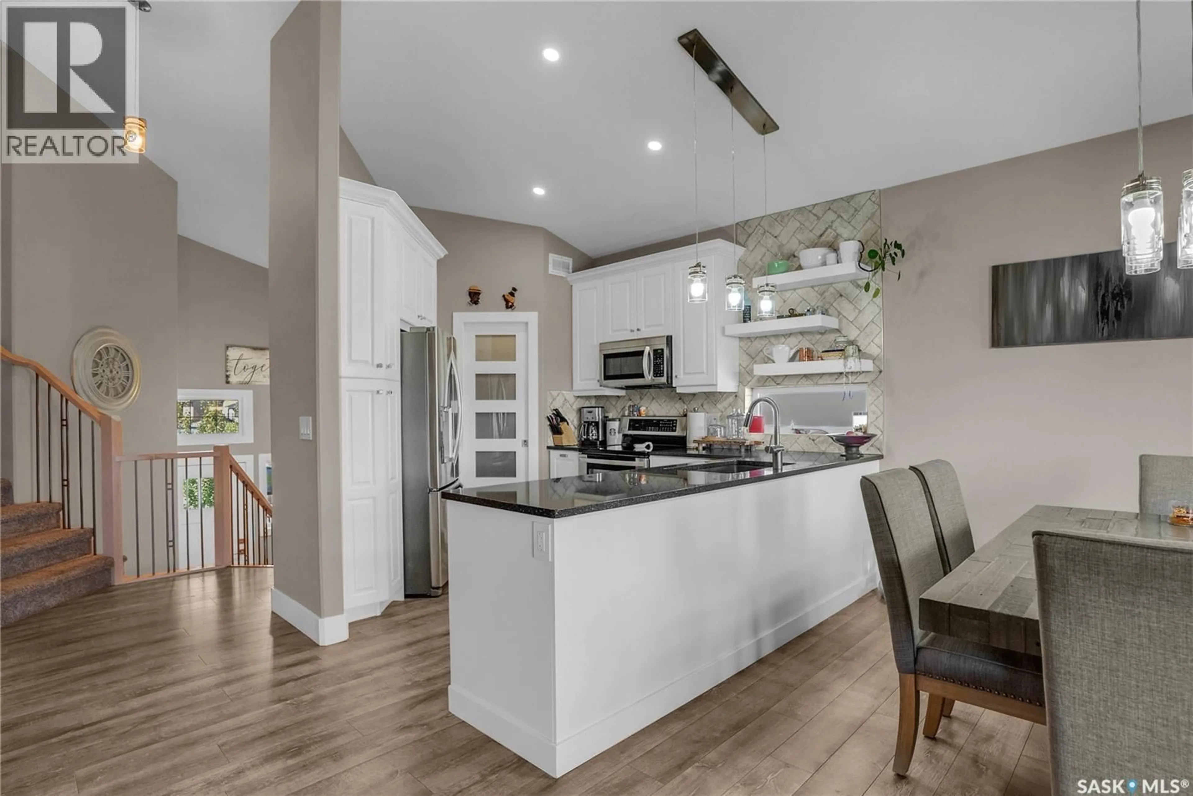 Open concept kitchen, unknown for 186 BOYKOWICH BEND, Saskatoon Saskatchewan S7W0R4