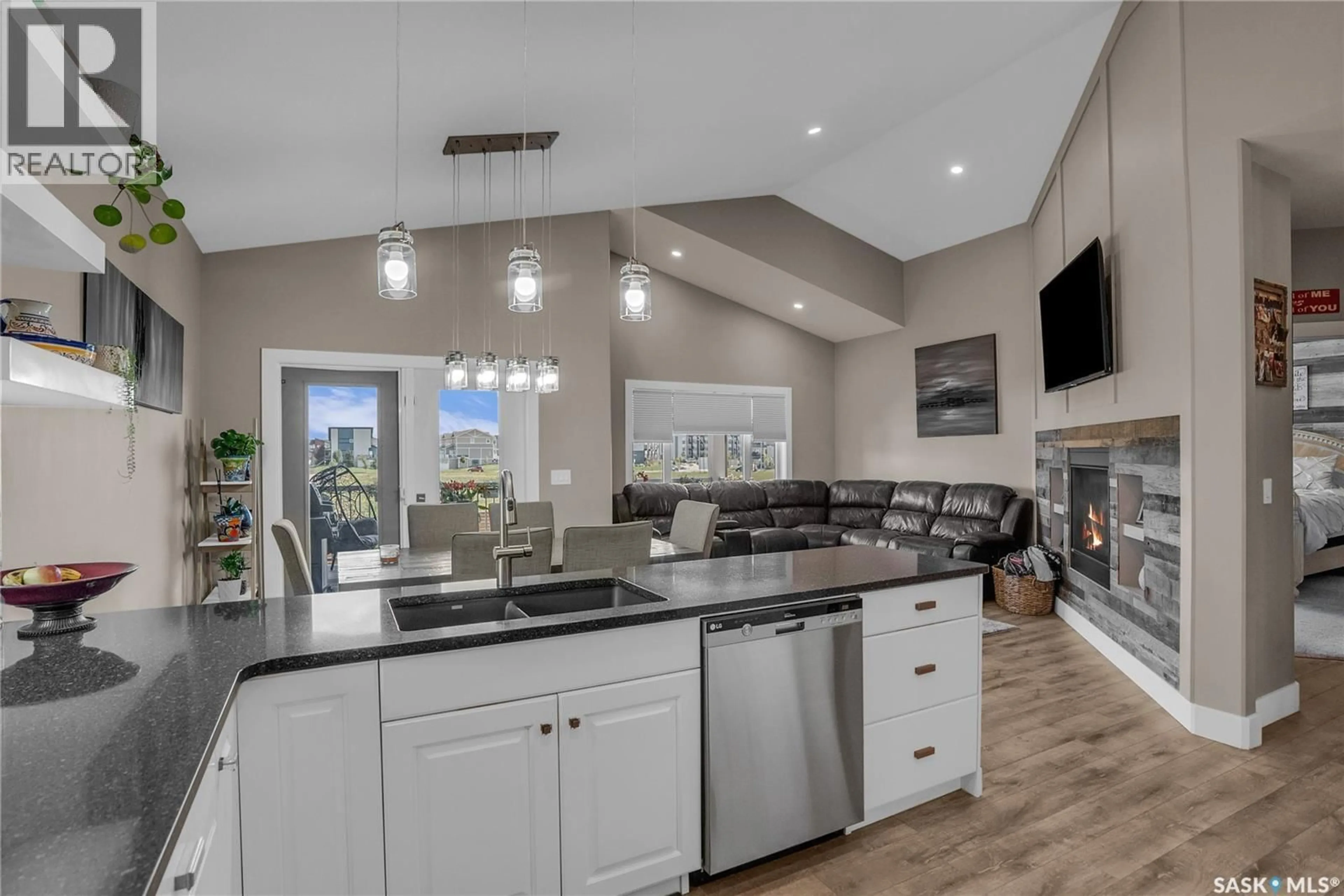 Open concept kitchen, unknown for 186 BOYKOWICH BEND, Saskatoon Saskatchewan S7W0R4