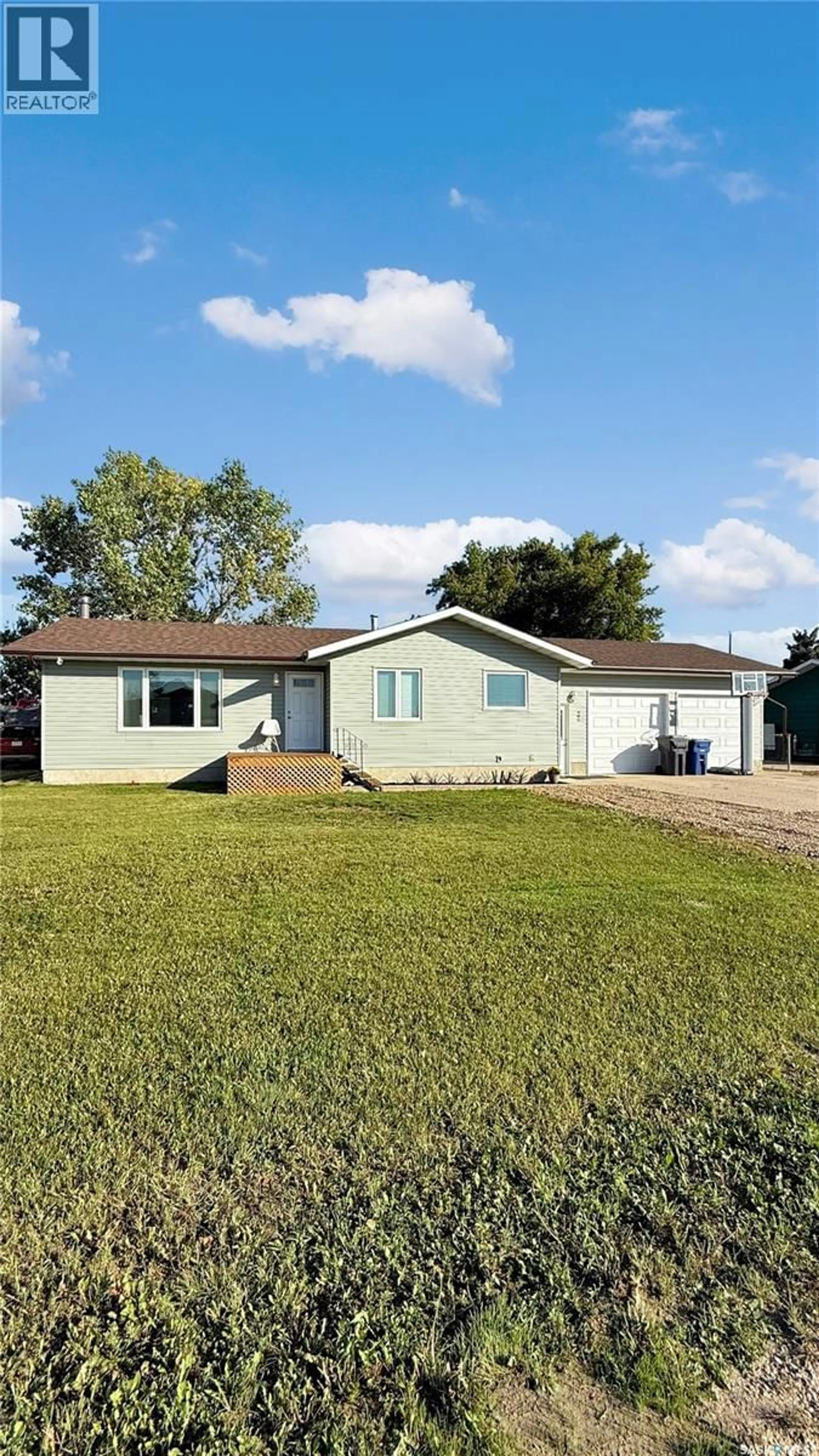 Home with vinyl exterior material, unknown for 405 LINCOLN AVENUE, Hanley Saskatchewan S0G2E0