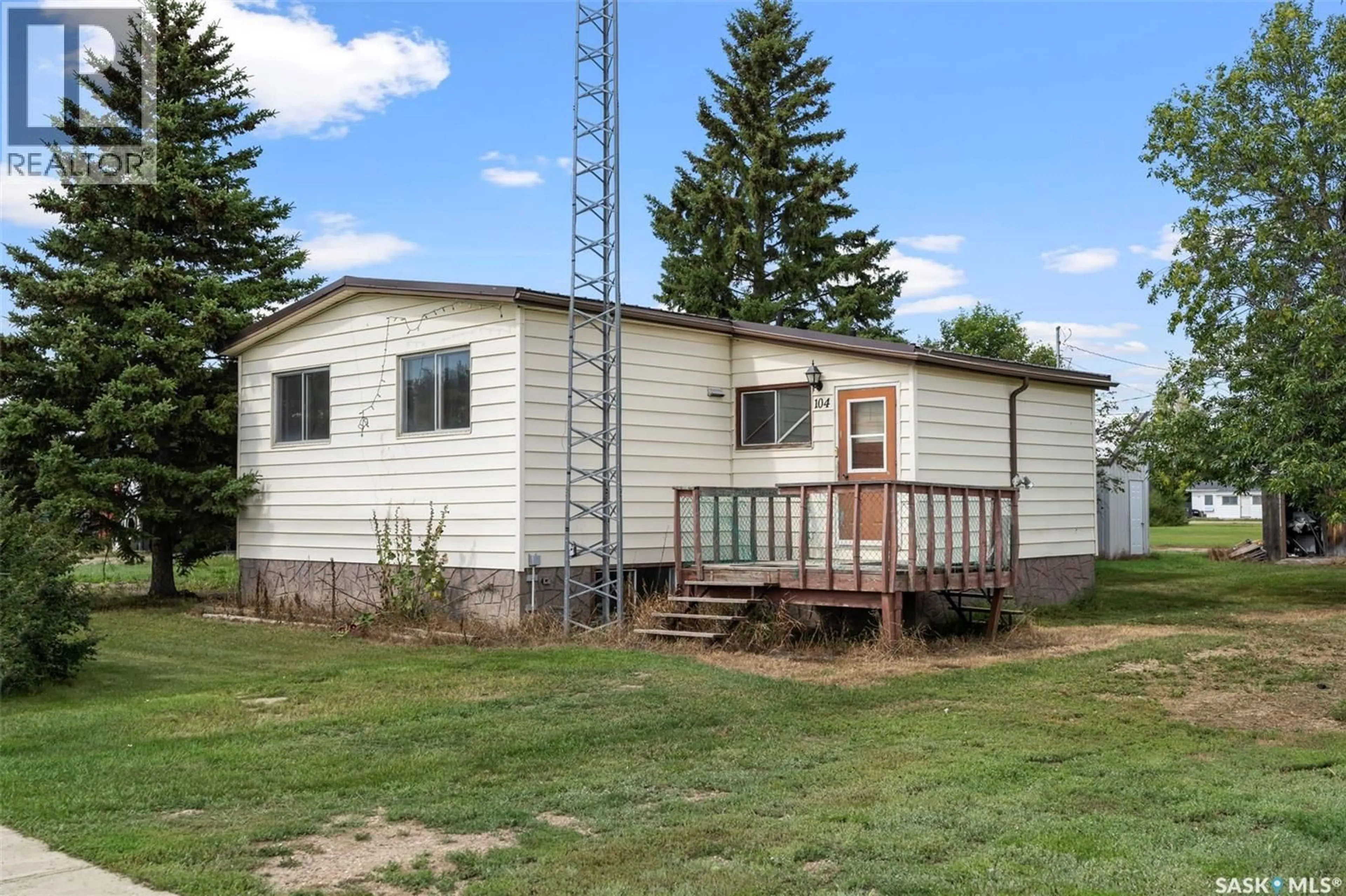 Unknown for 104 1ST AVENUE, Landis Saskatchewan S0K2K0