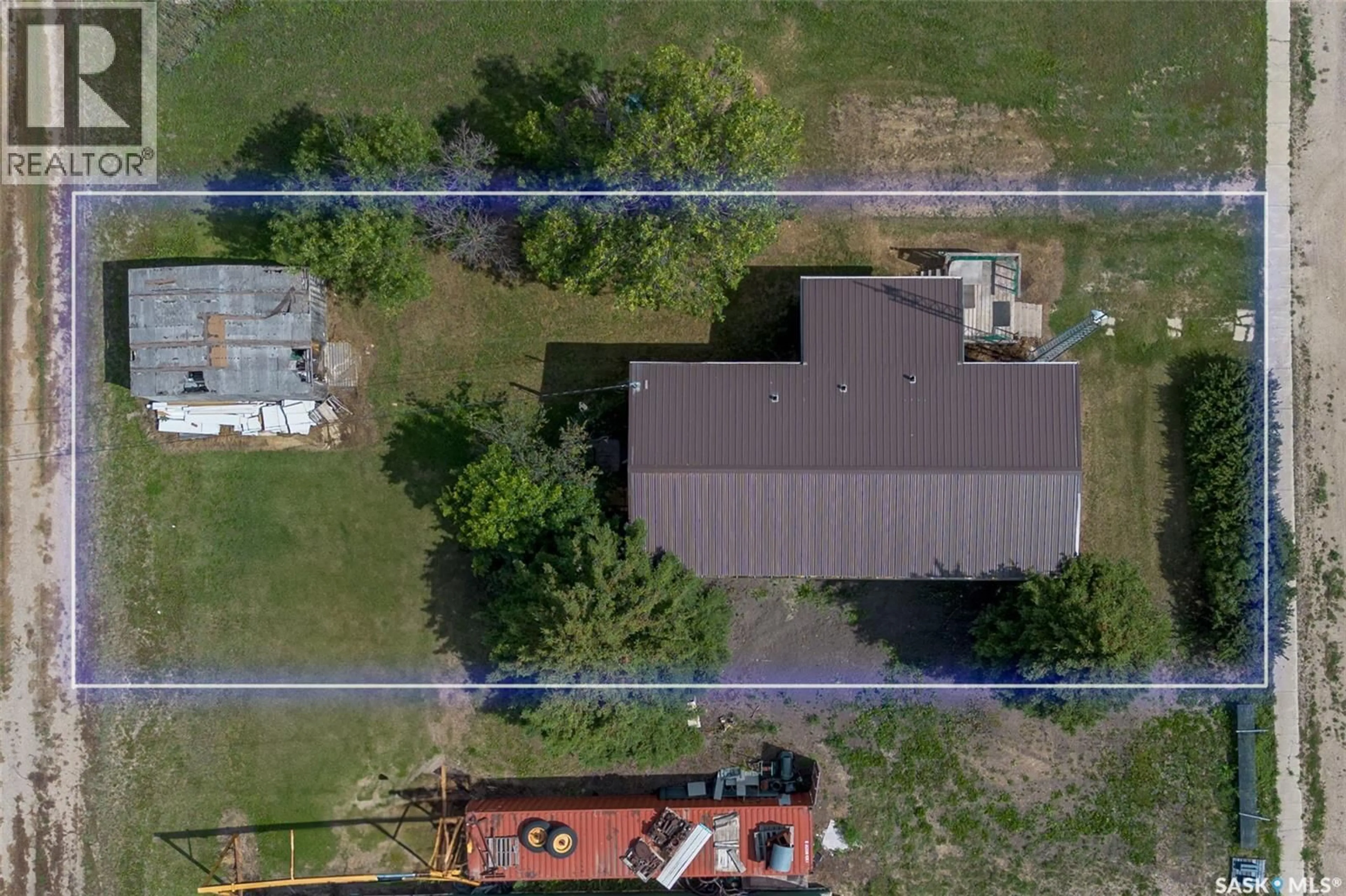 A pic from outside/outdoor area/front of a property/back of a property/a pic from drone, building for 104 1ST AVENUE, Landis Saskatchewan S0K2K0