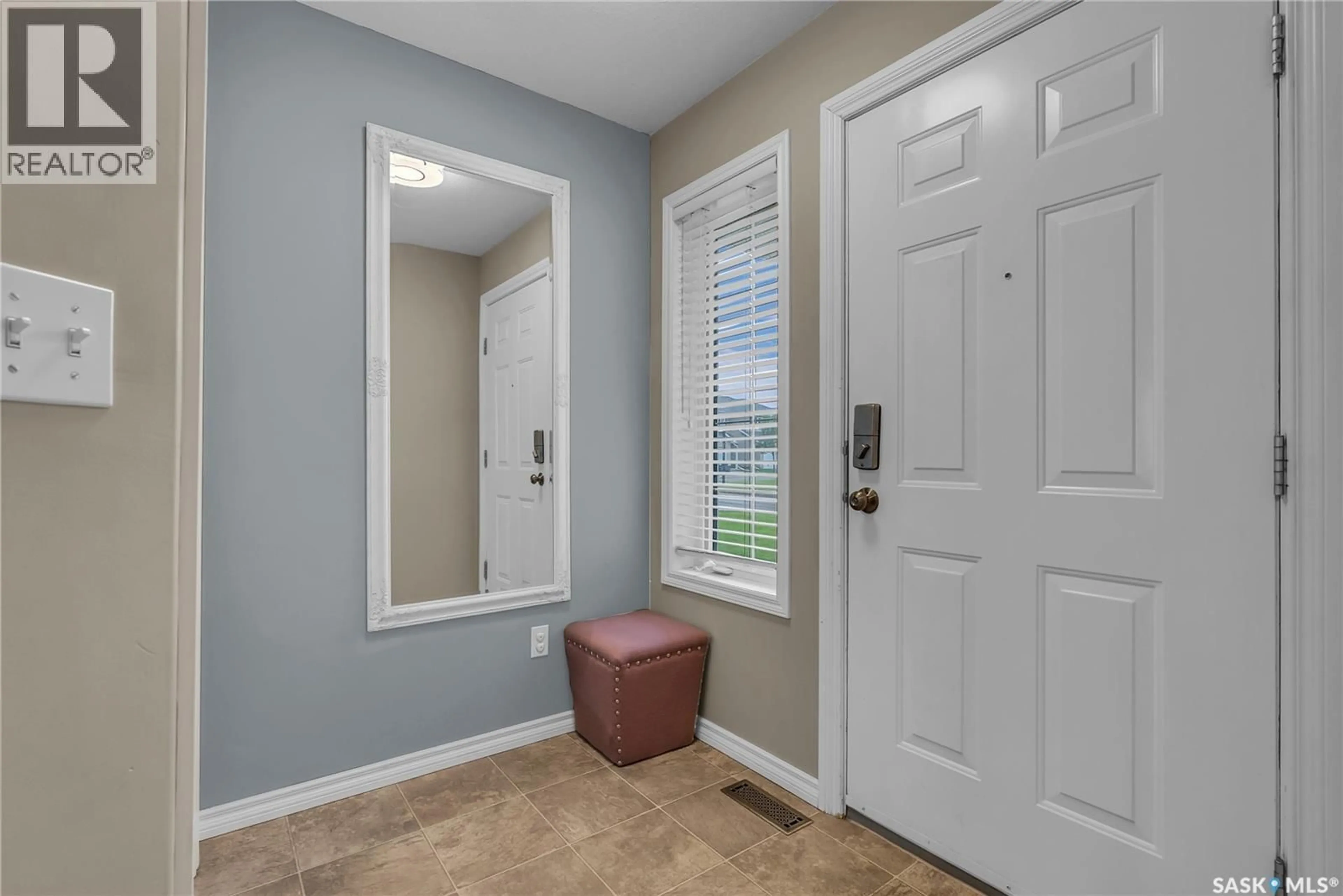 Indoor entryway for 84 103 BANYAN CRESCENT, Saskatoon Saskatchewan S7V1G4