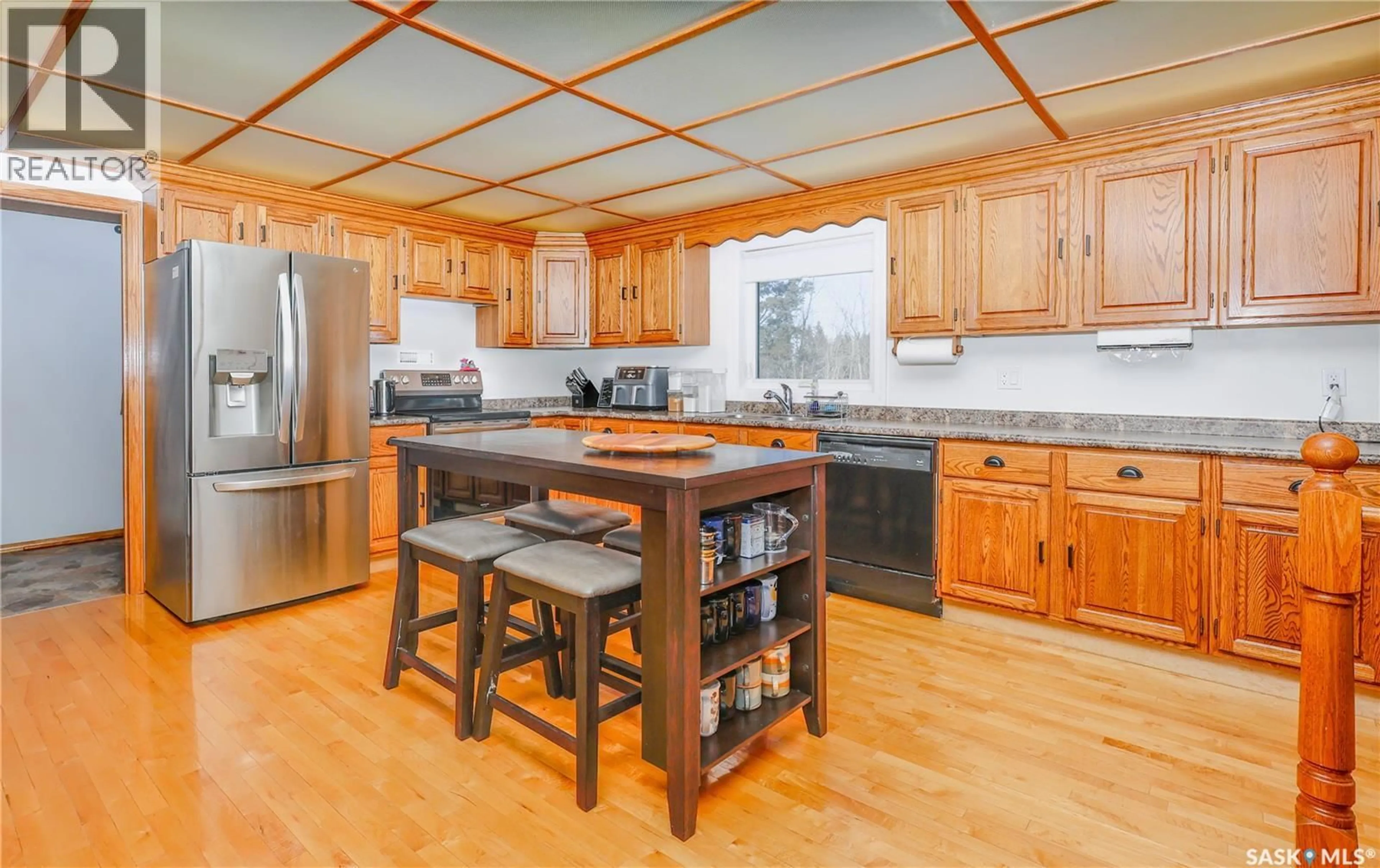 Open concept kitchen, unknown for MACDONALD ROAD, Prince Albert Rm No. 461 Saskatchewan S6V5R1