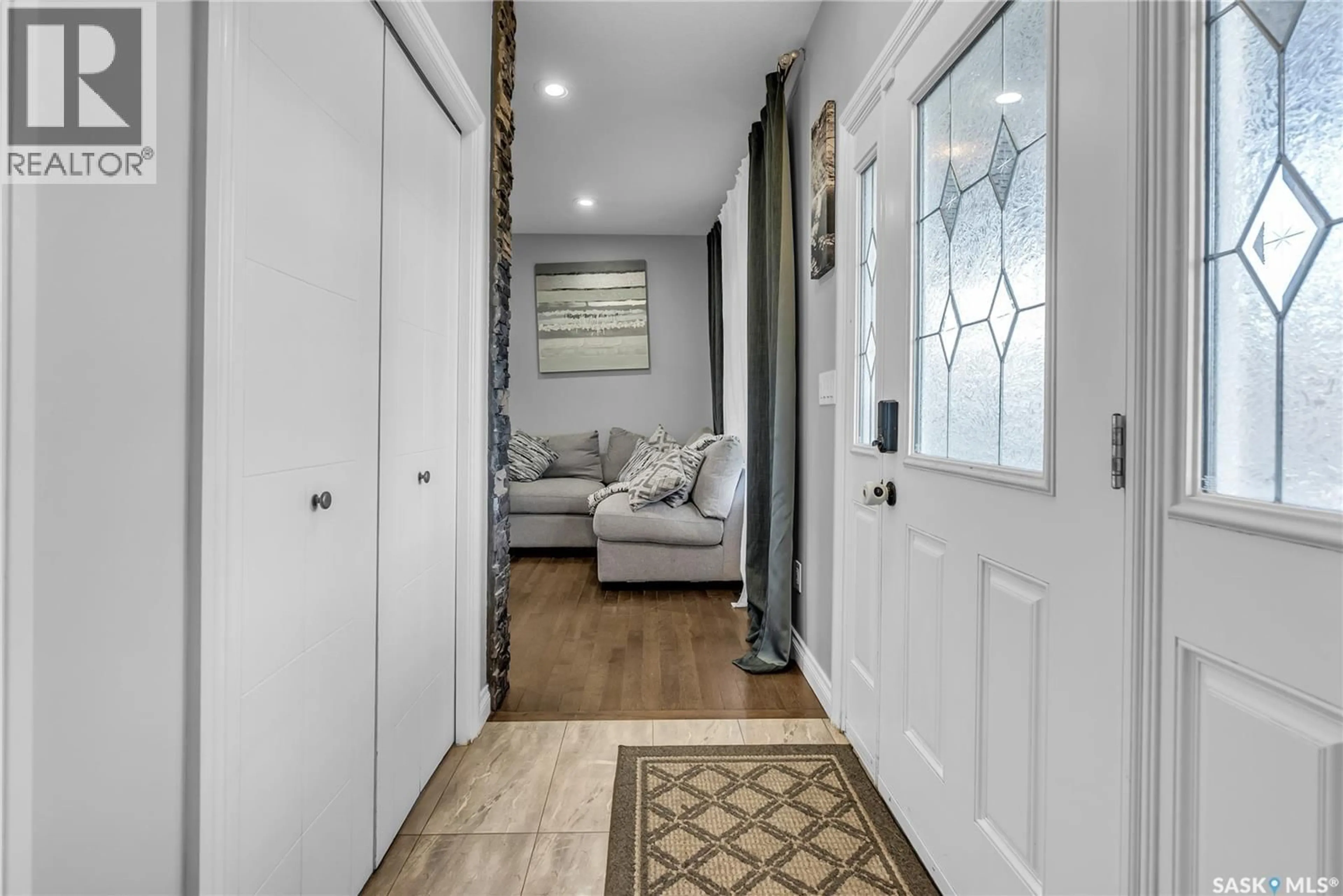 Indoor entryway for 406 KLOPPENBURG STREET, Saskatoon Saskatchewan S7W0N7