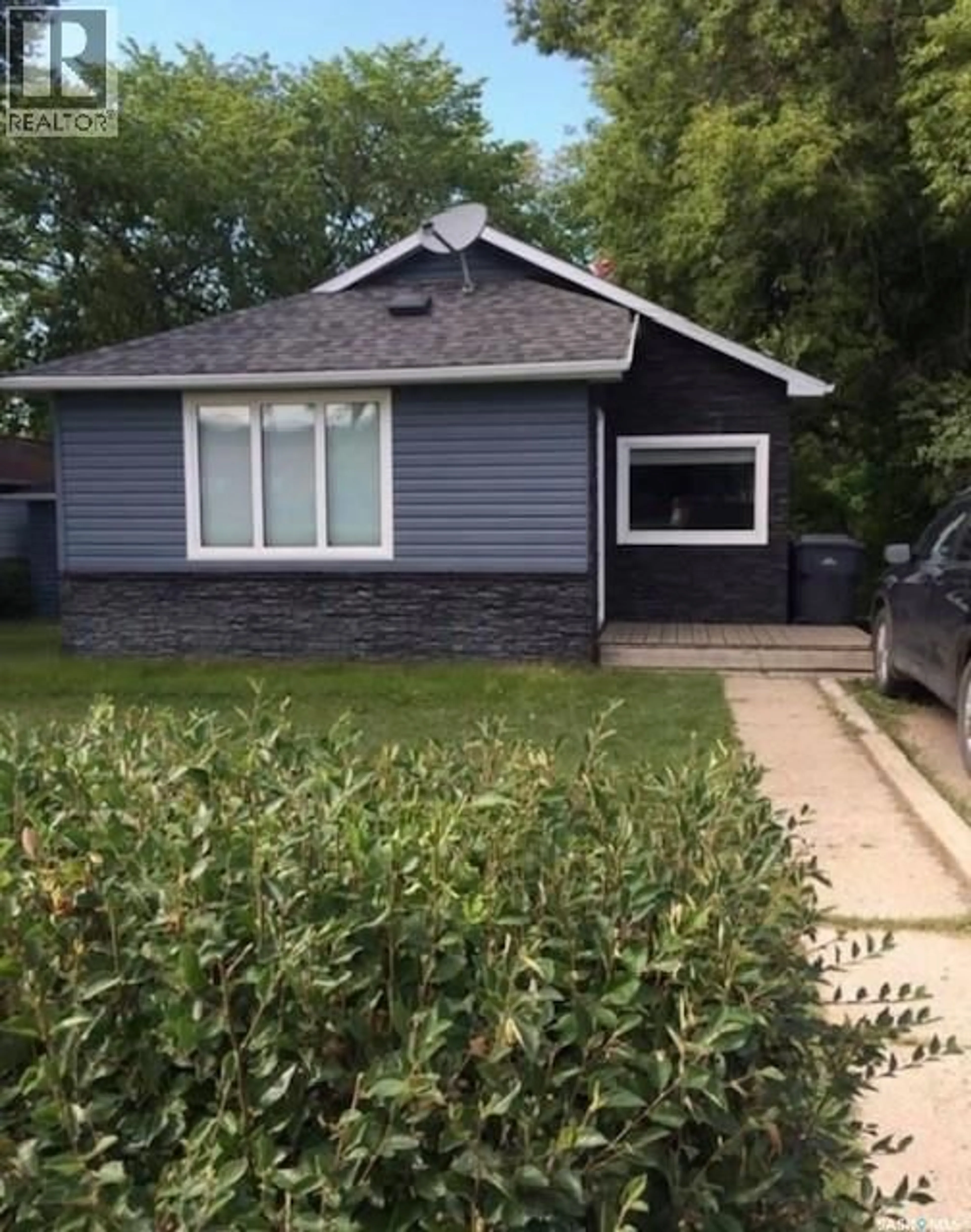 Home with vinyl exterior material, street for 111 PIPESTONE AVENUE, Wawota Saskatchewan S0G5A0