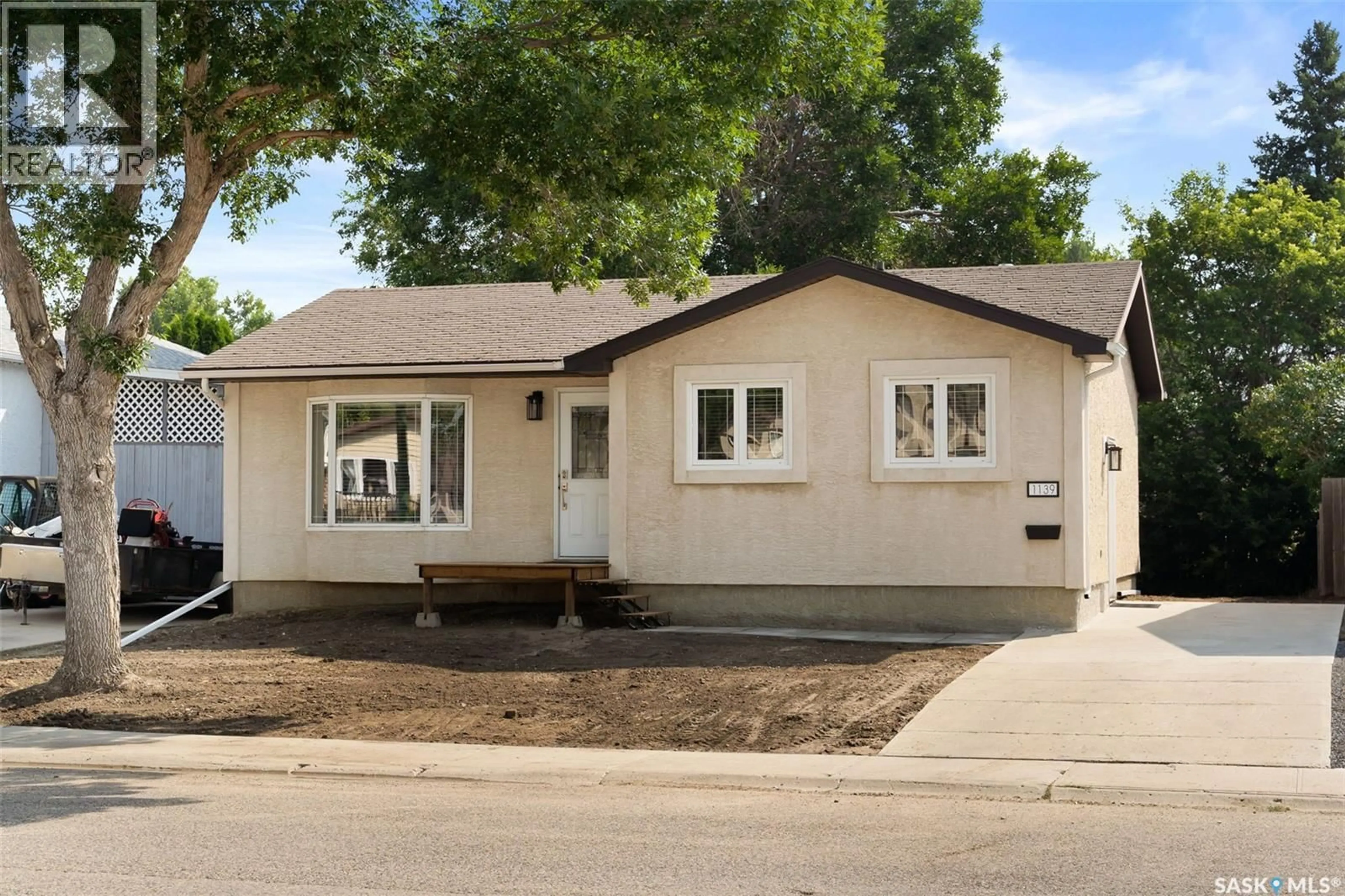 Home with vinyl exterior material, street for 1139 FLEET STREET, Regina Saskatchewan S4N6M3