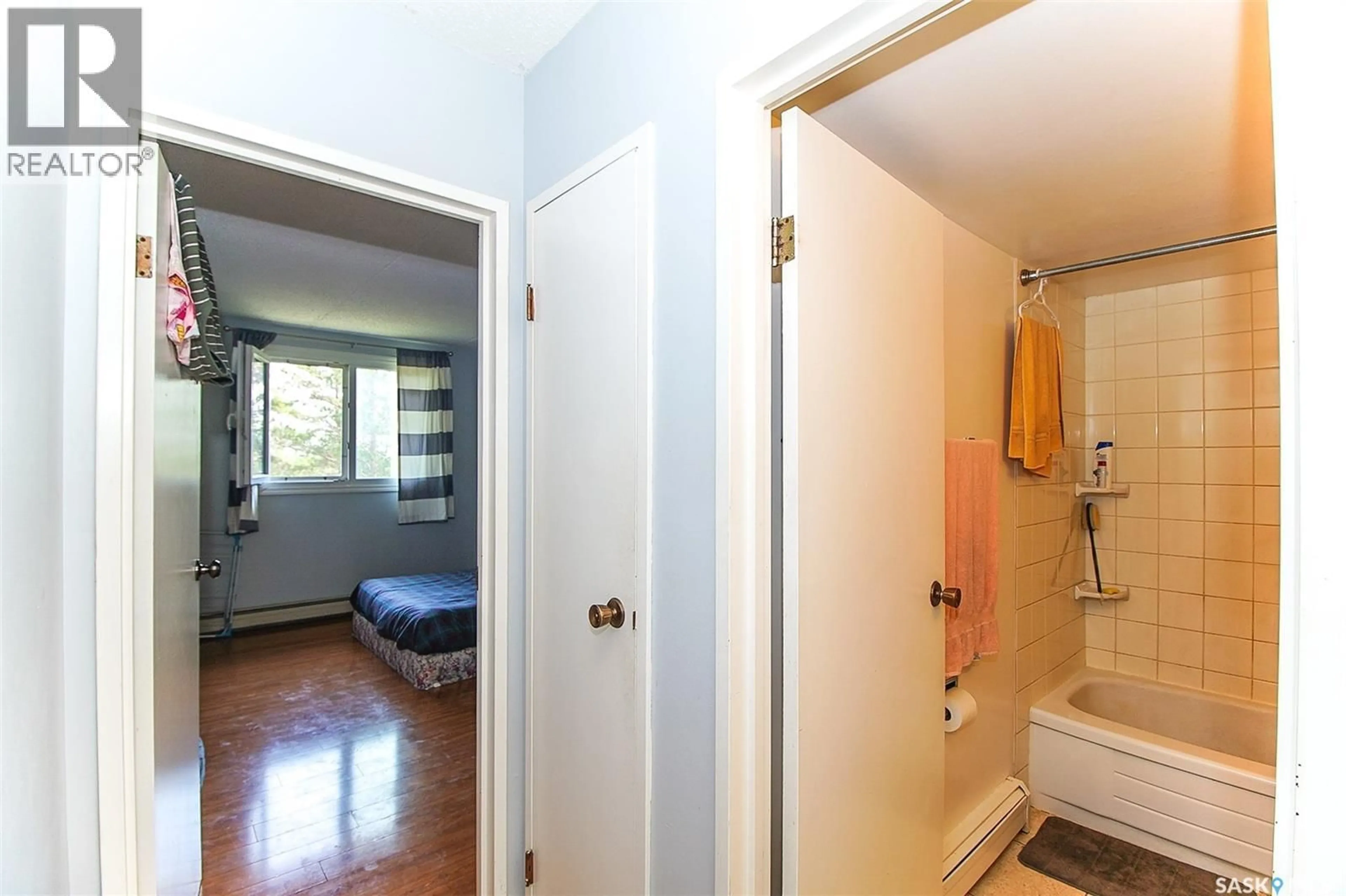 Indoor entryway for 34 39 CENTENNIAL STREET, Regina Saskatchewan S4S6P8