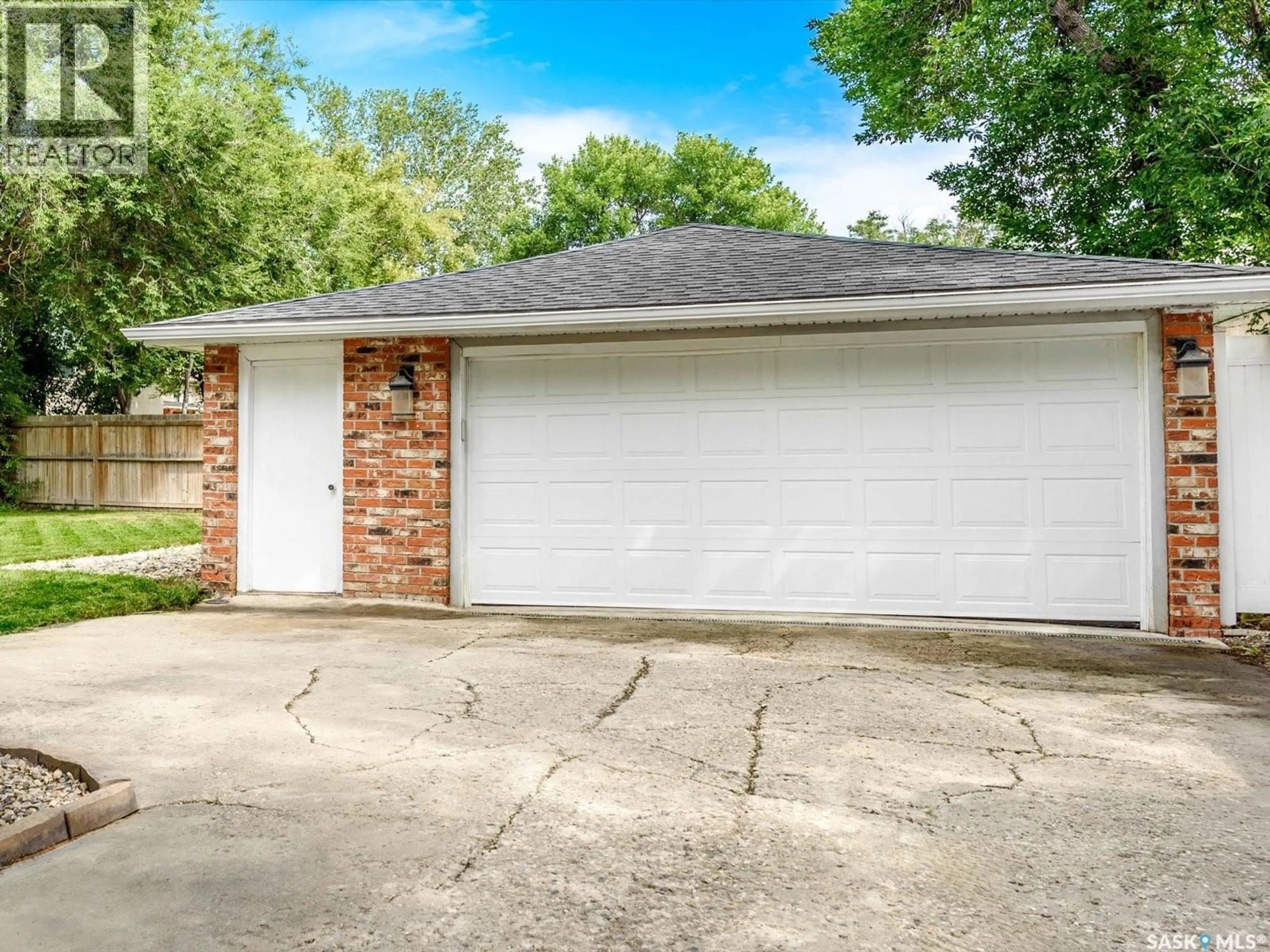 Unknown for 839 MCINTOSH STREET, Regina Saskatchewan S4R6H1