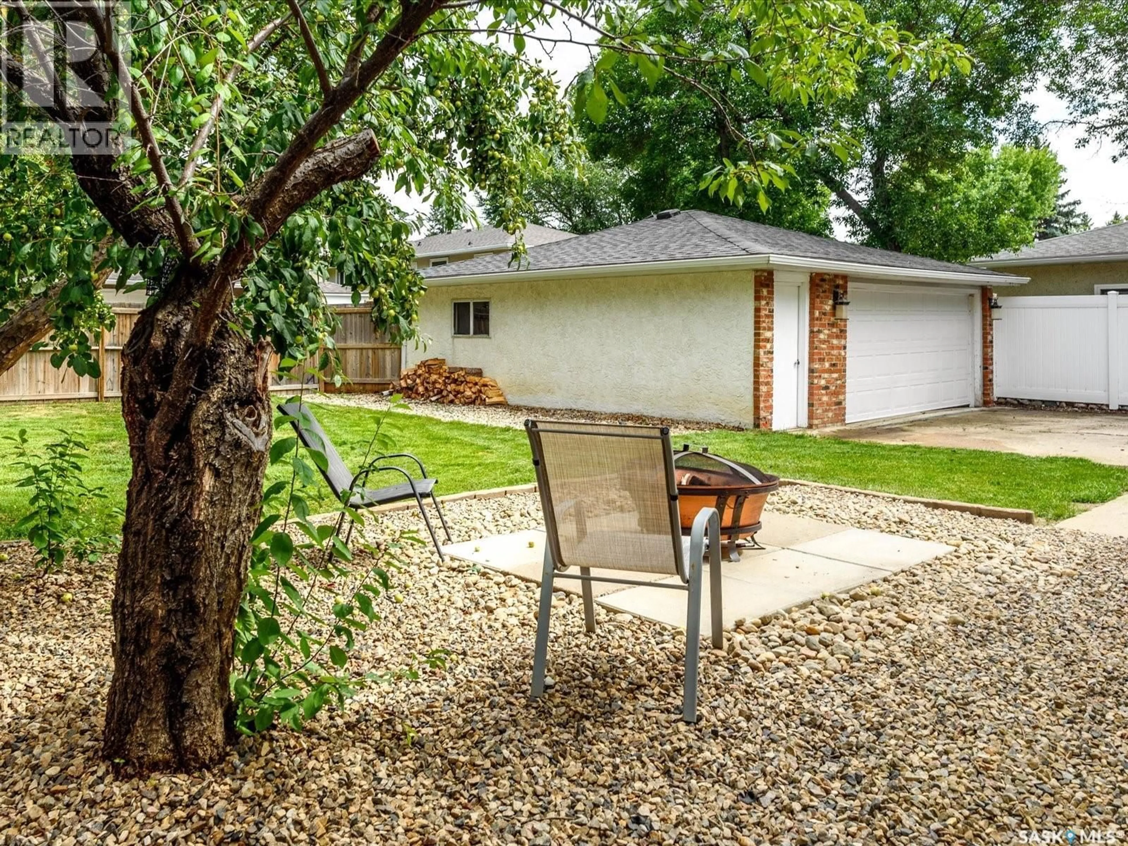 Patio, street for 839 MCINTOSH STREET, Regina Saskatchewan S4R6H1