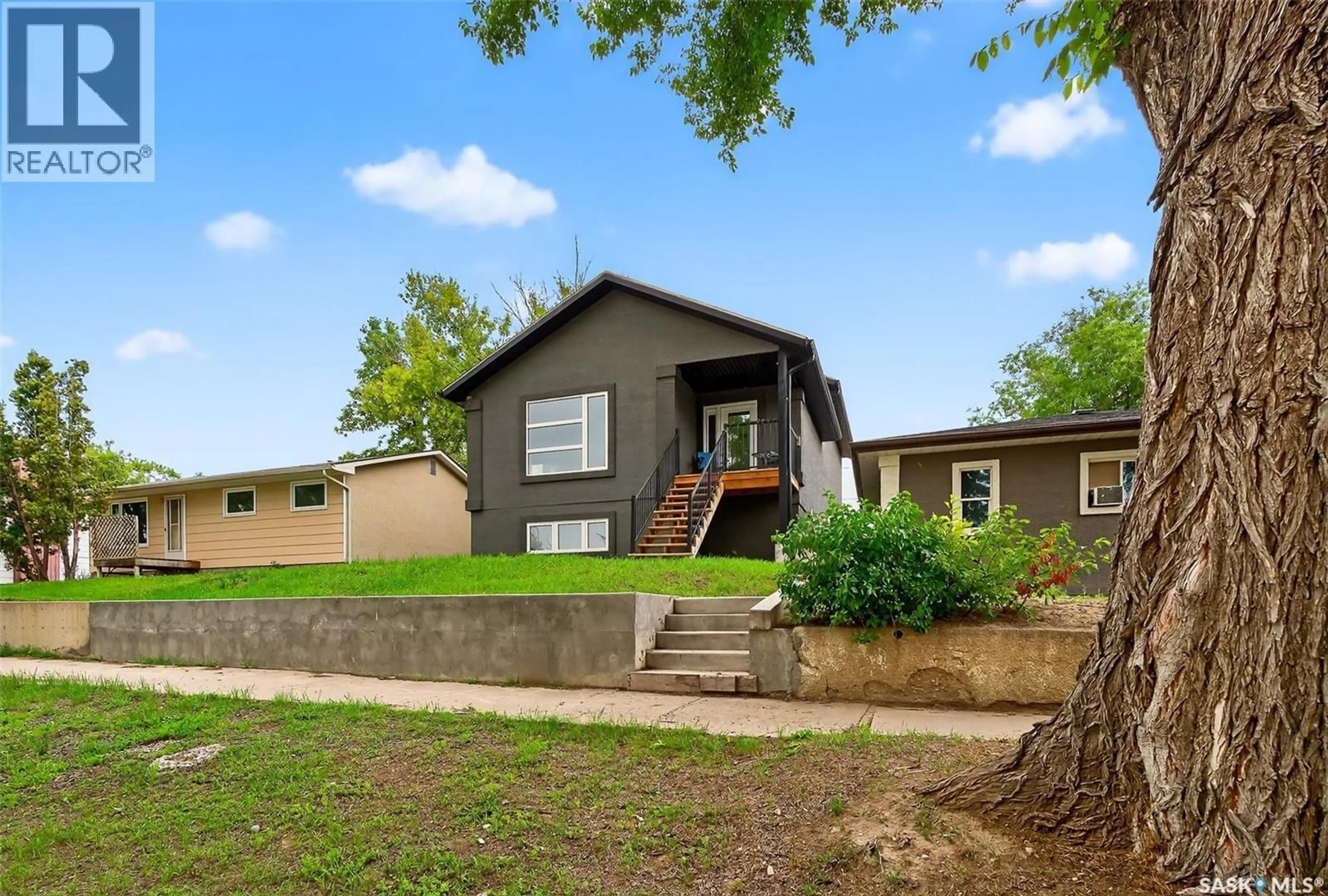 Home with vinyl exterior material, unknown for 1034 STADACONA STREET, Moose Jaw Saskatchewan S6H2B2