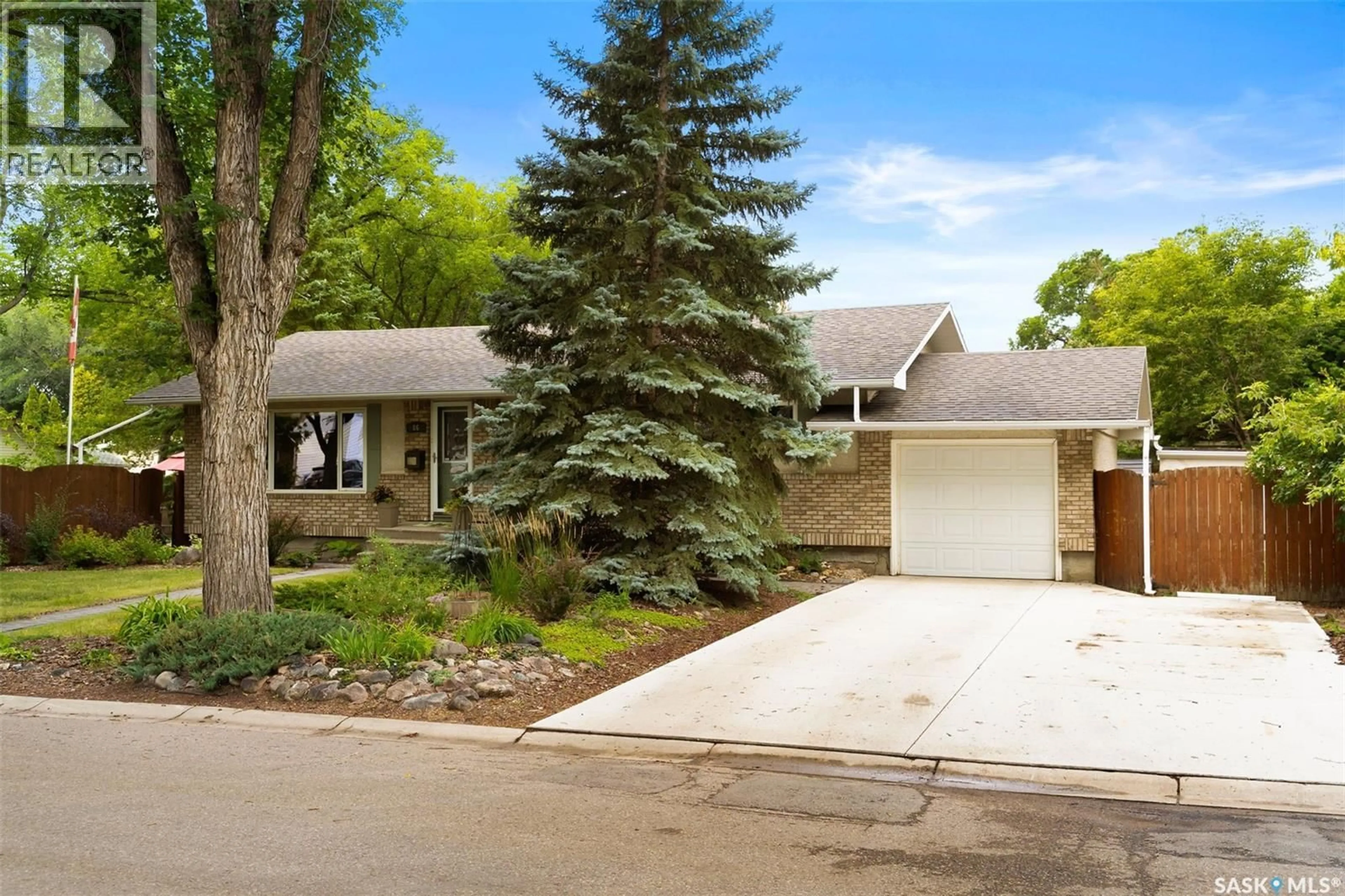 Home with vinyl exterior material, street for 86 LANGLEY STREET, Regina Saskatchewan S4S2R1