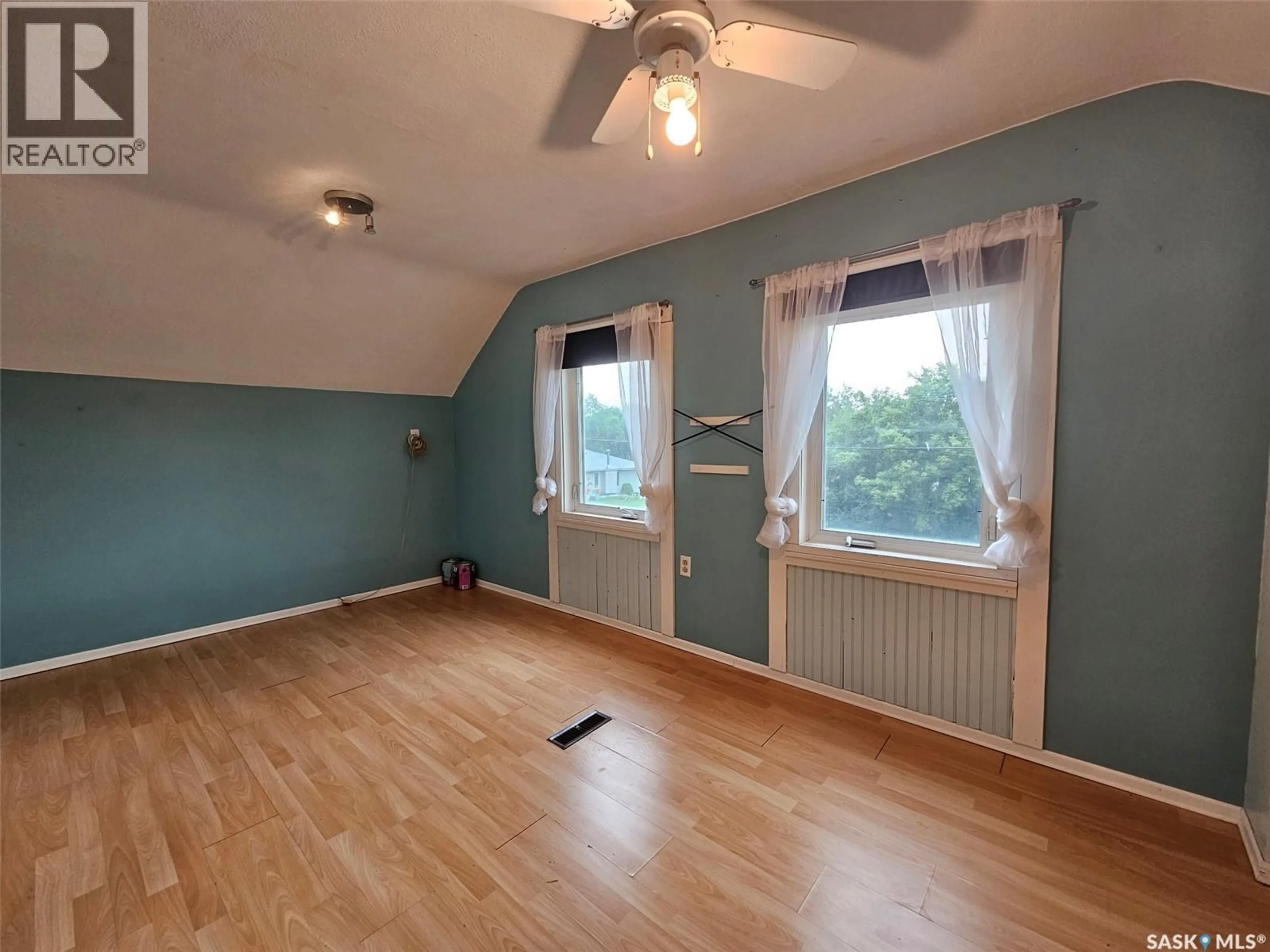 A pic of a room for W - 218 7TH STREET, Carlyle Saskatchewan S0C0R0