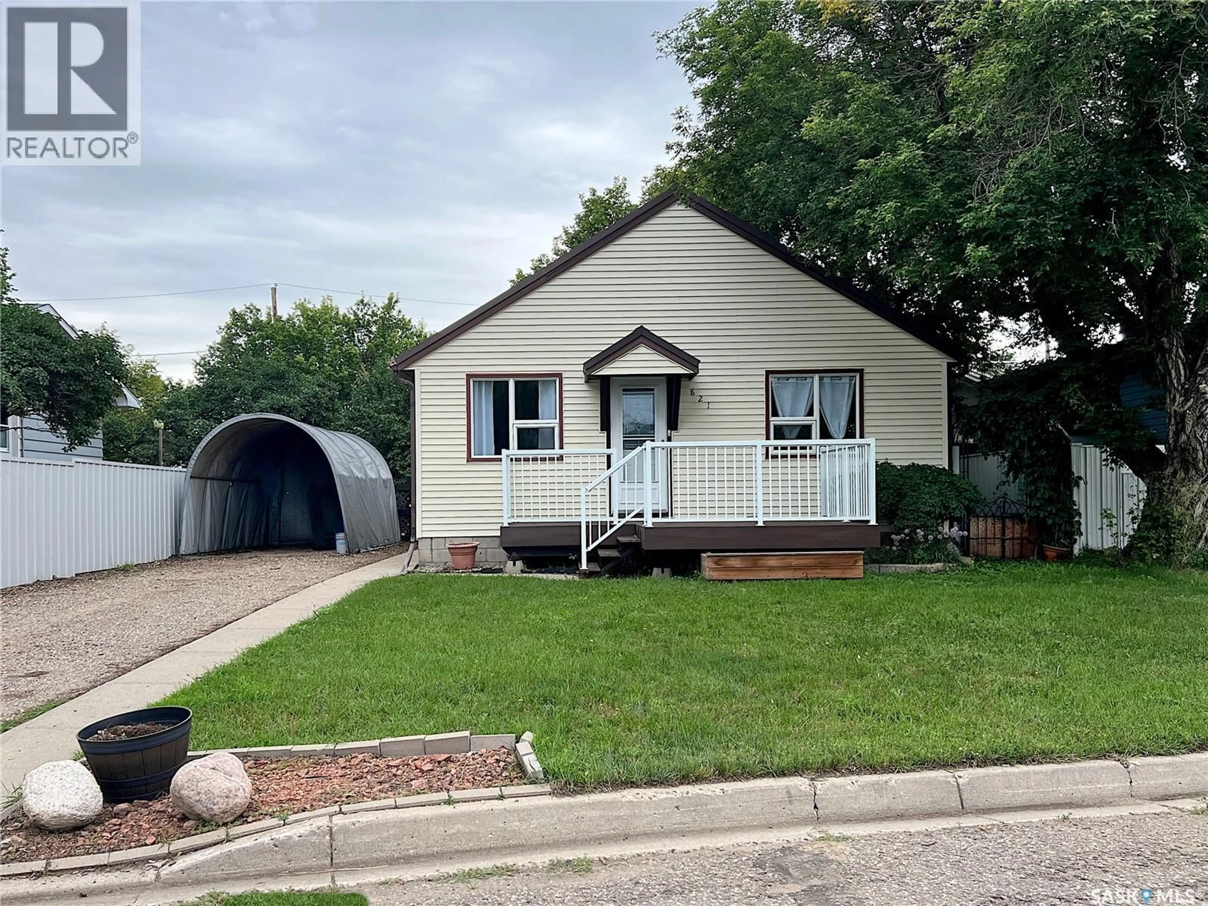 Home with vinyl exterior material, street for 821 VALLEY STREET, Estevan Saskatchewan S4A0C8