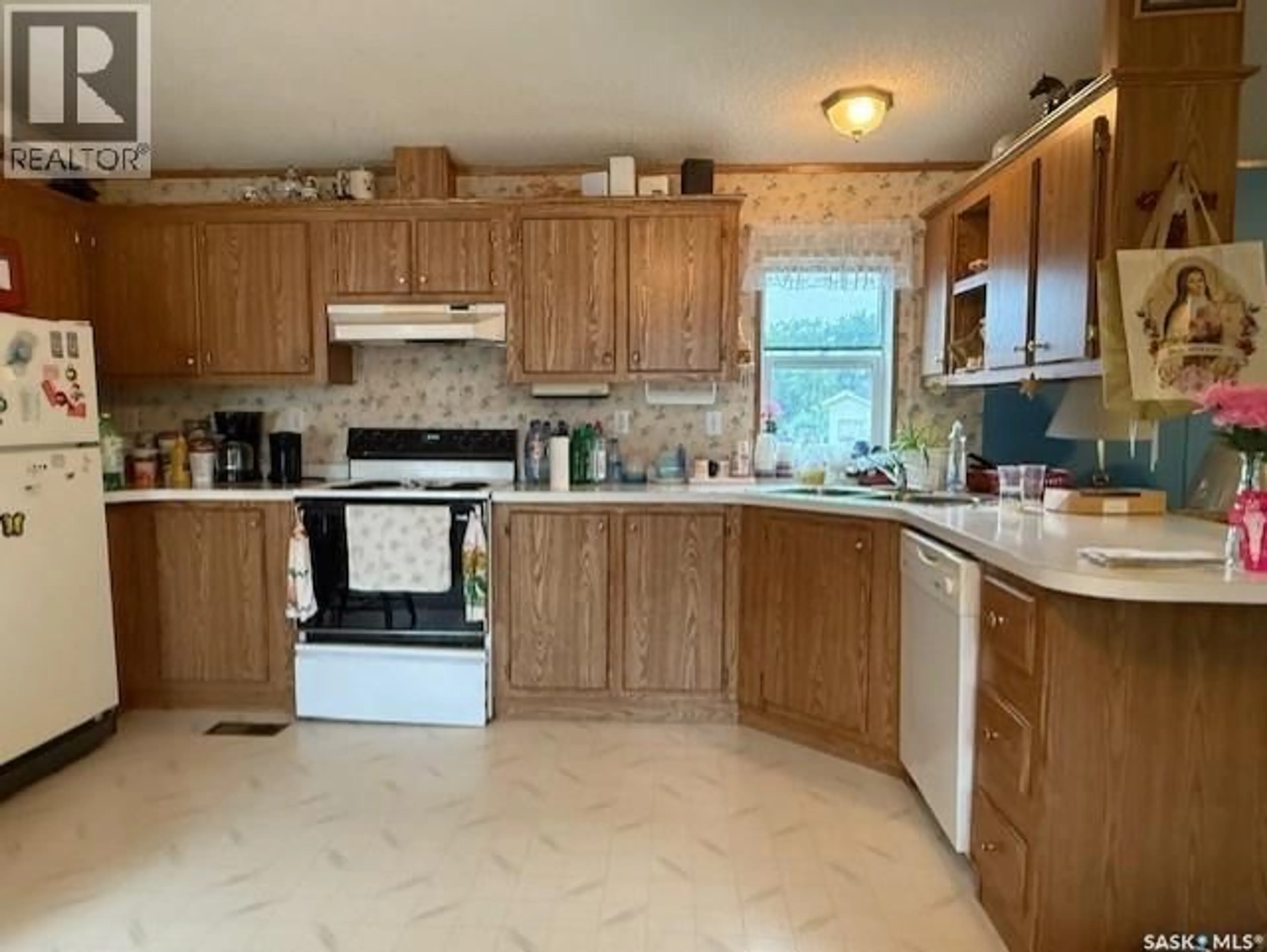 Standard kitchen, unknown for 25 555 DIELSCHNEIDER ROAD, Melville Saskatchewan S0A2P0